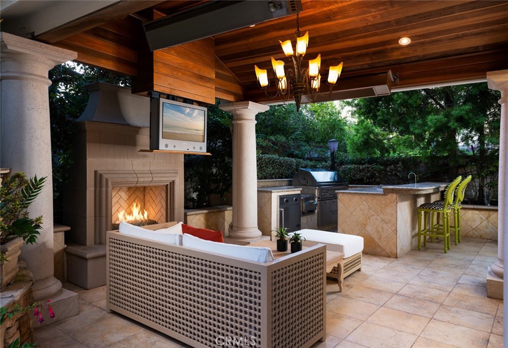 3 Weybridge Court