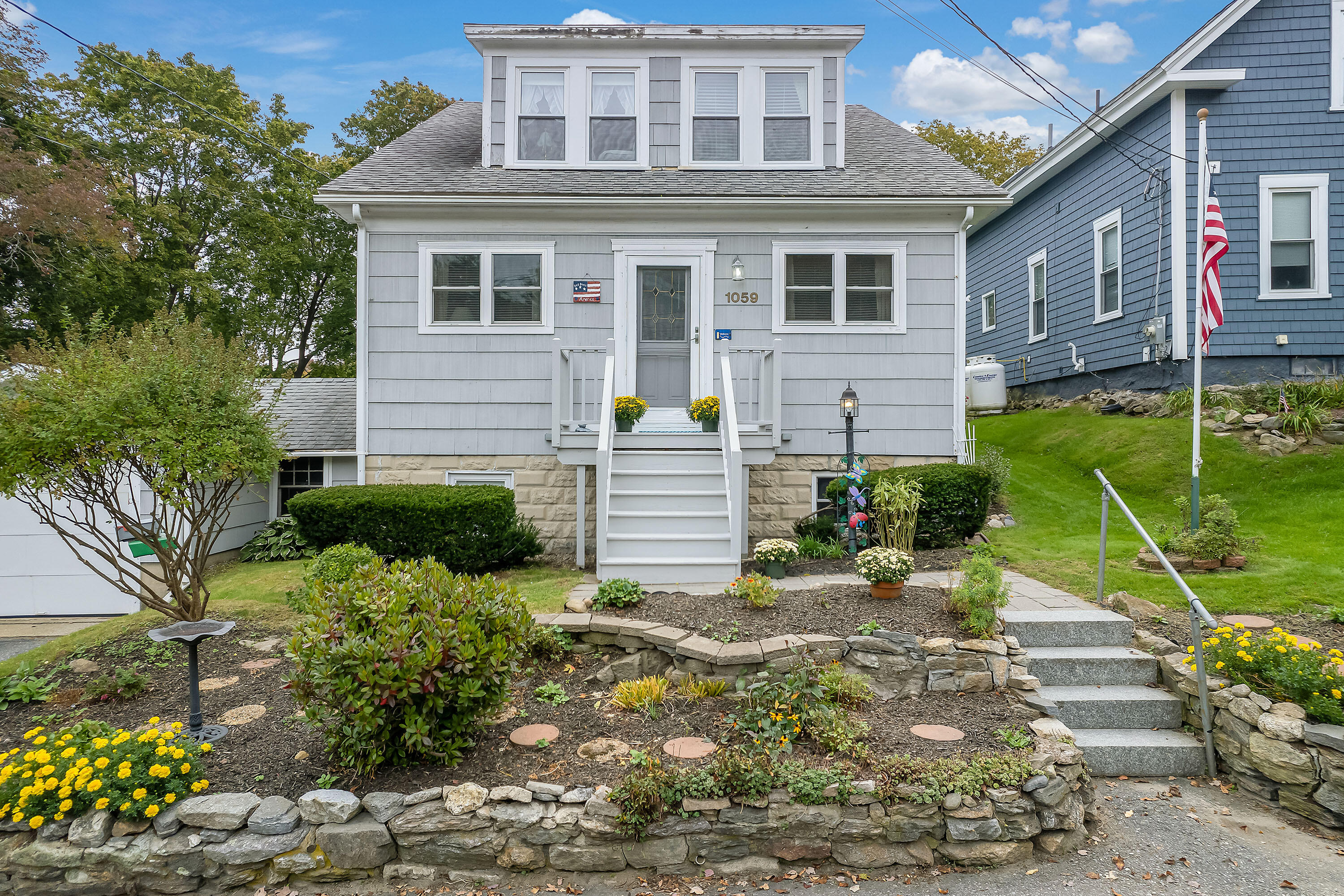 1059 High Street