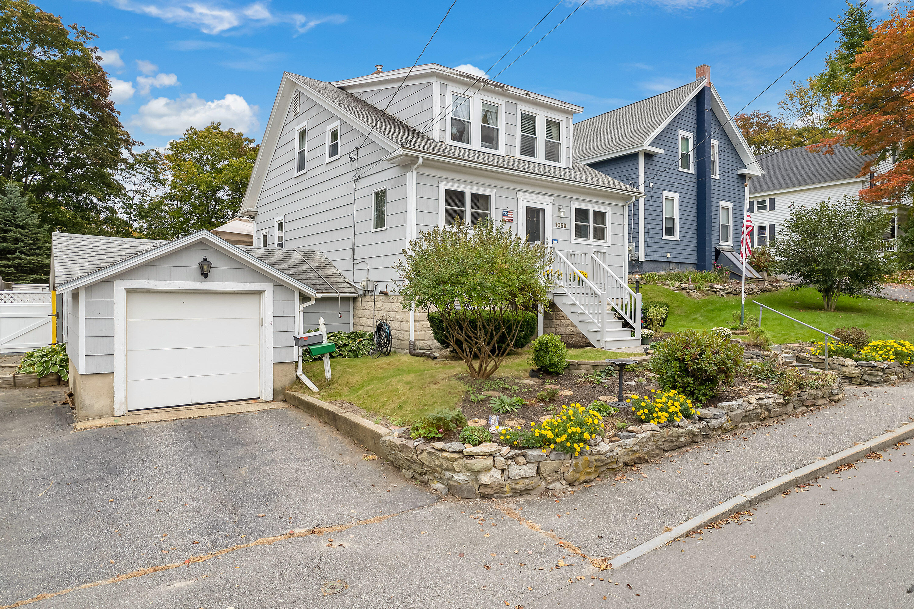 1059 High Street