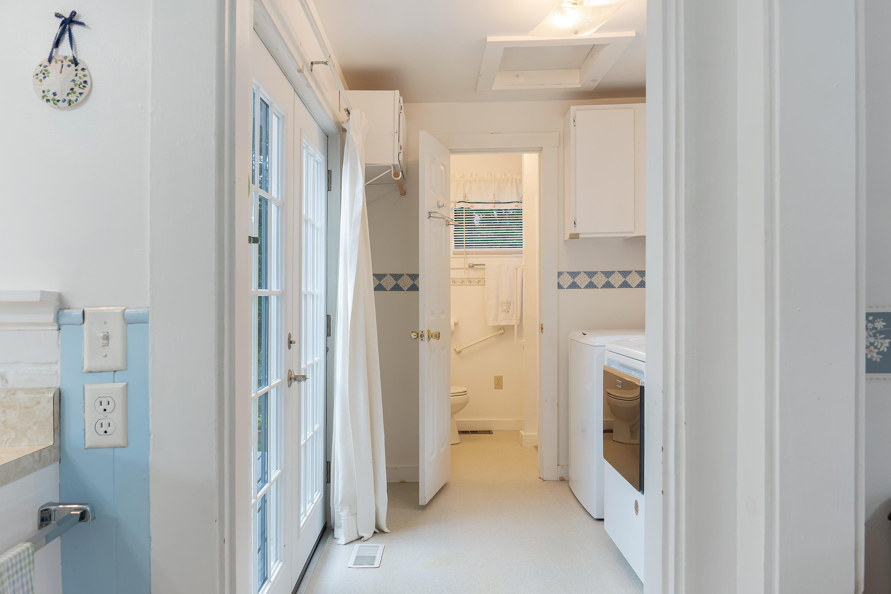 1059 High Street