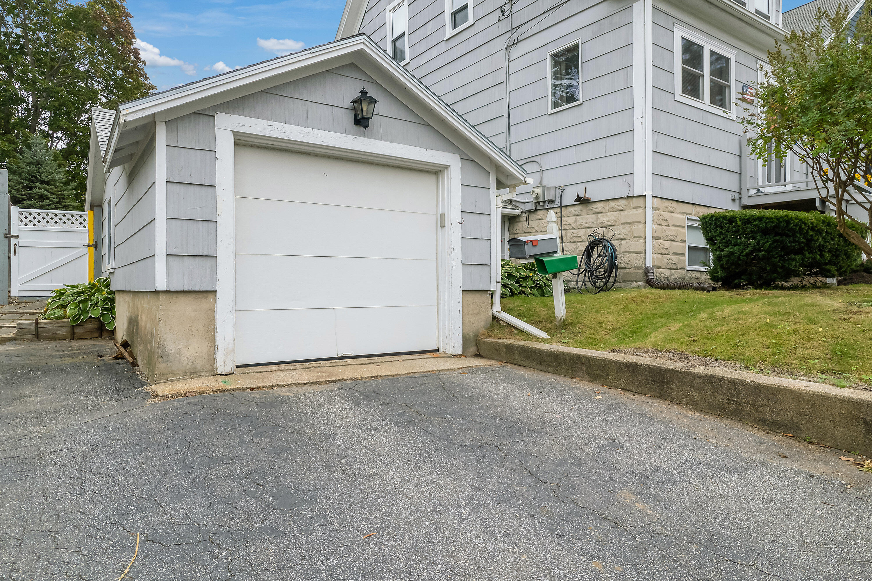 1059 High Street