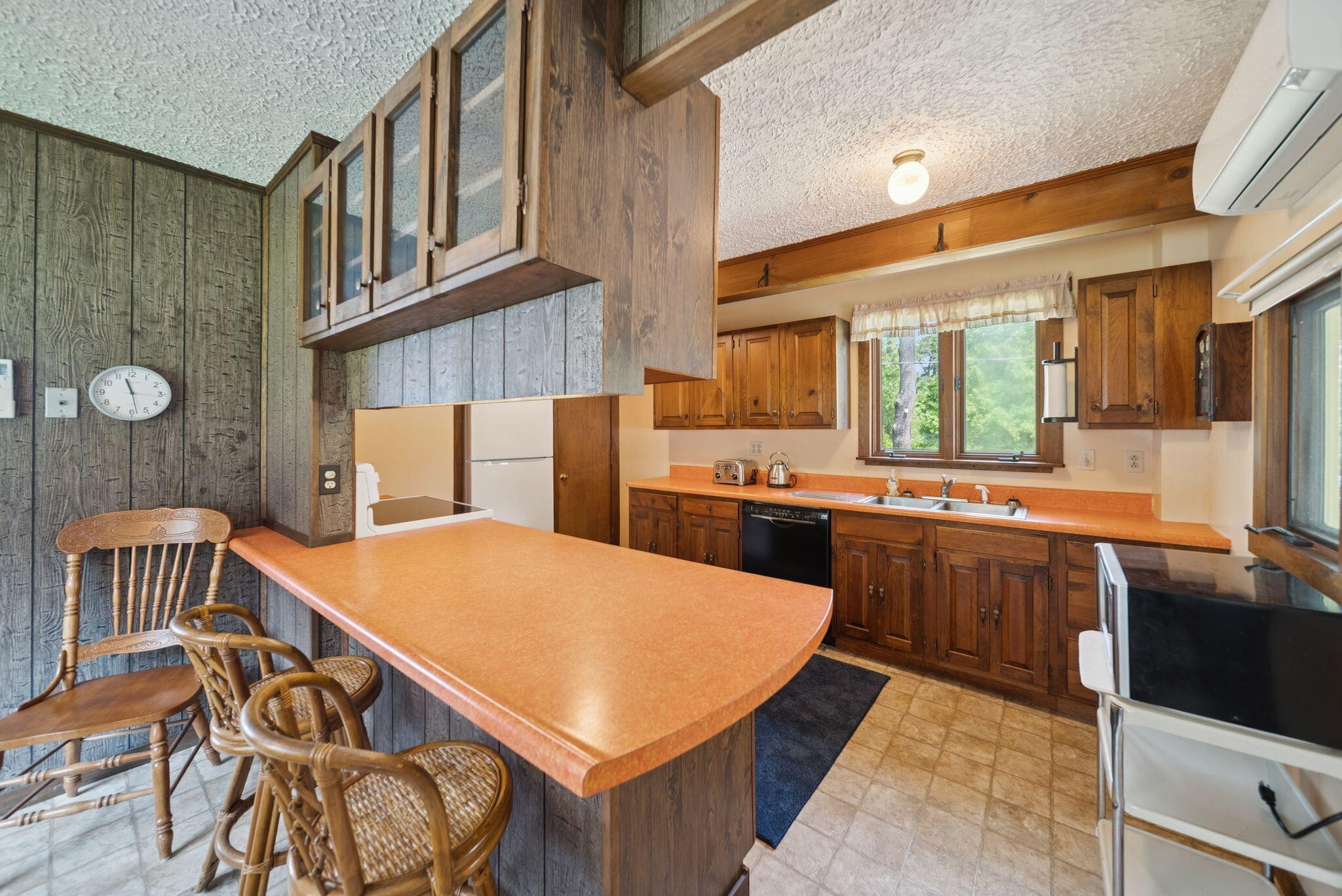 33 Houghton Pond Road