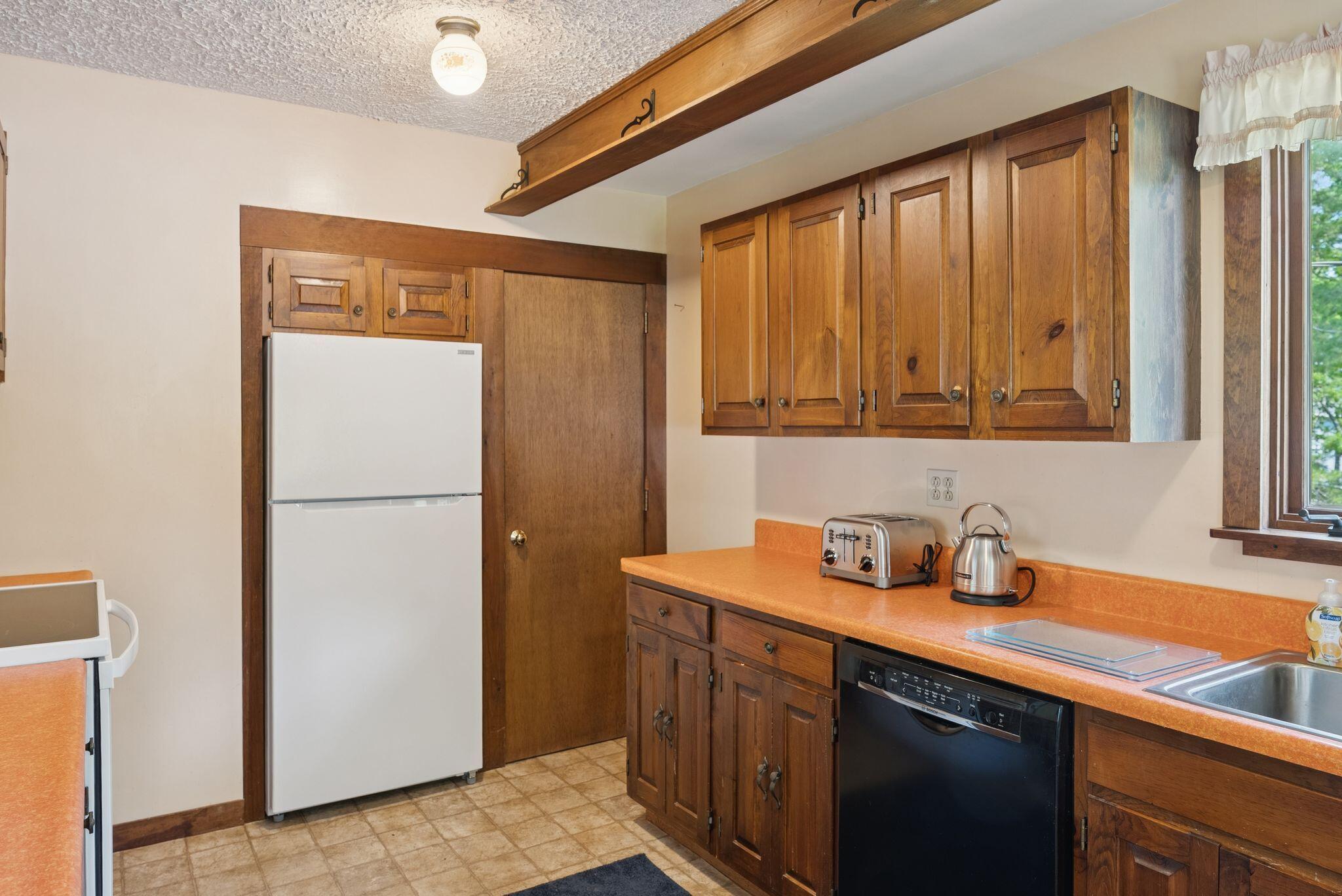 33 Houghton Pond Road