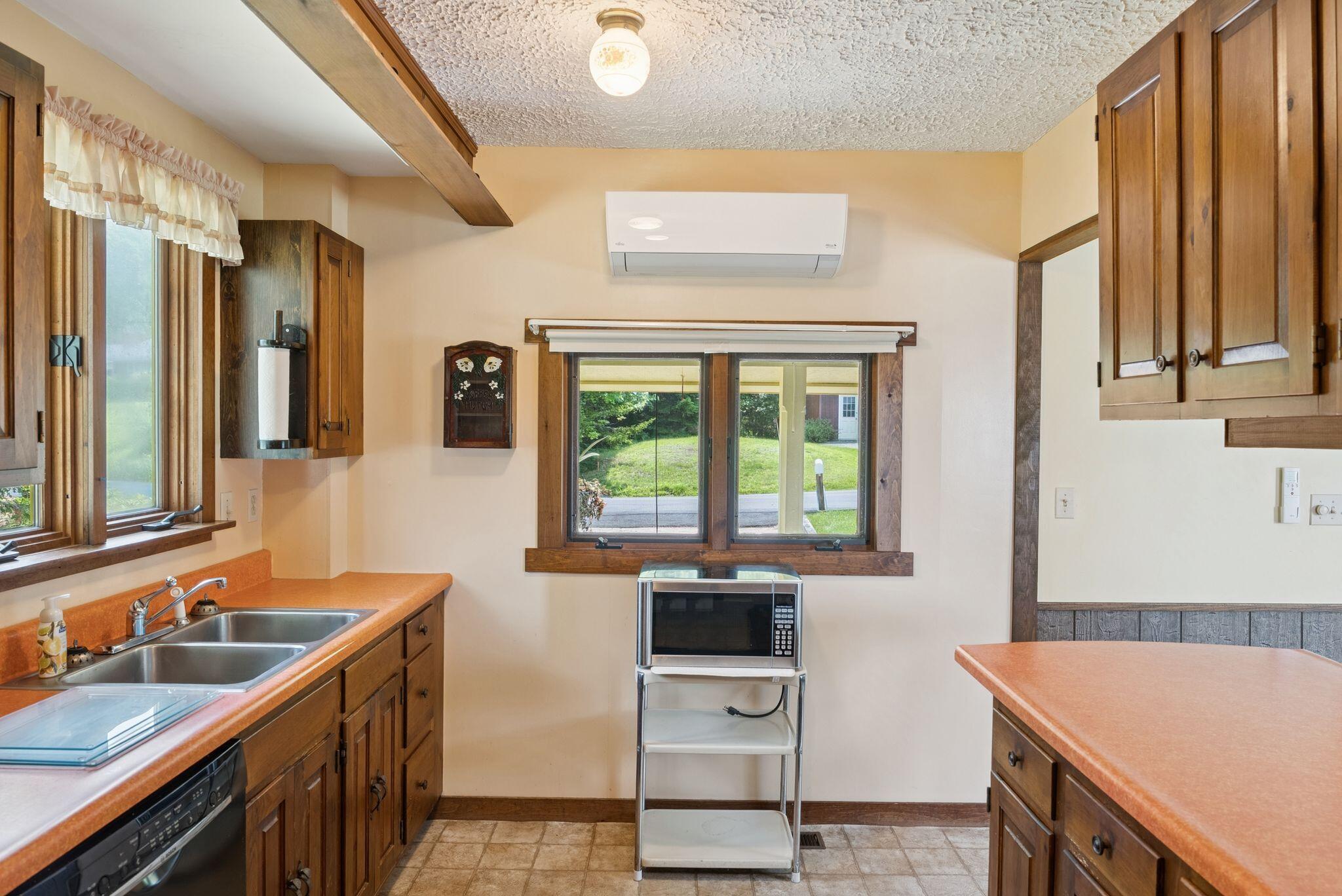 33 Houghton Pond Road