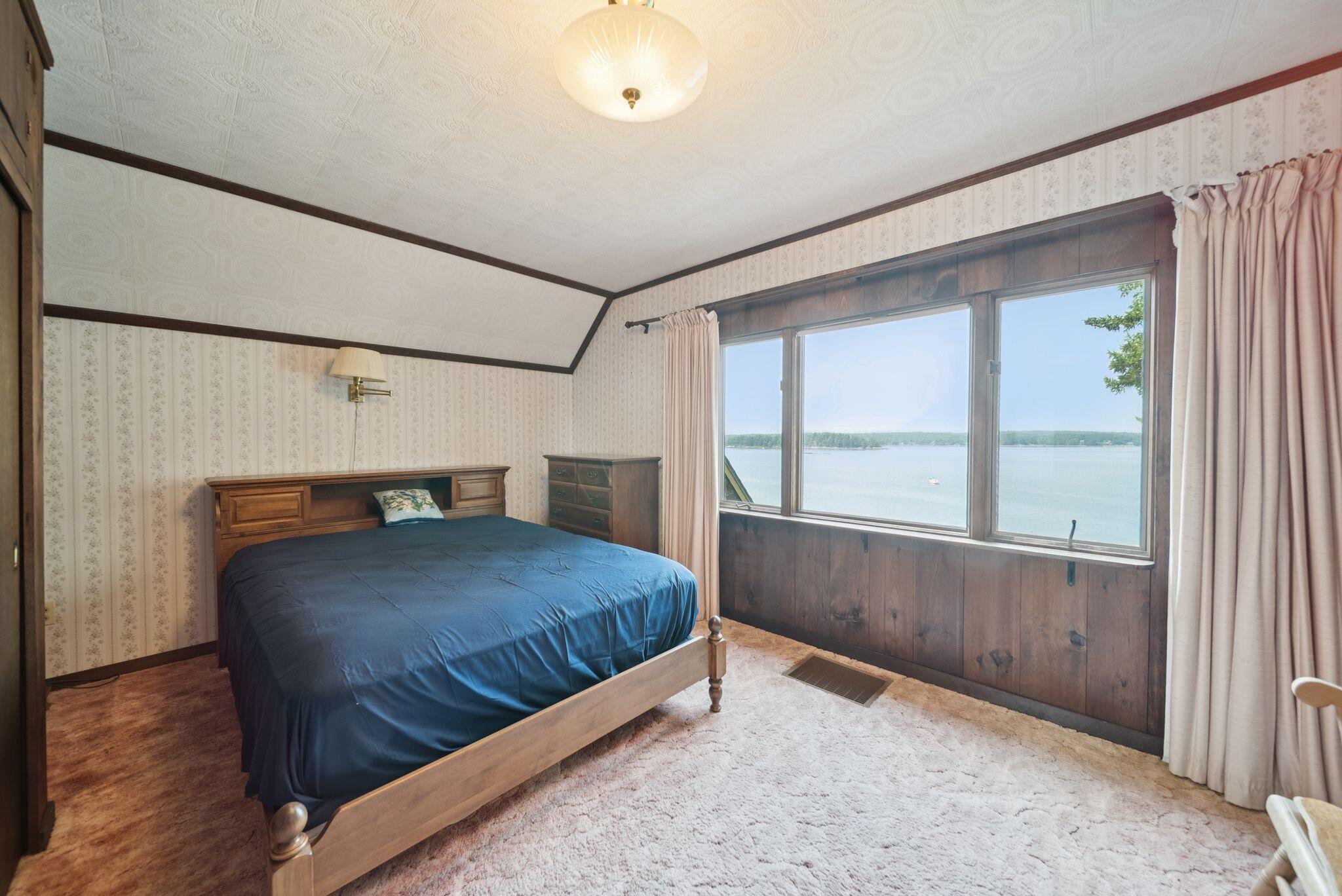 33 Houghton Pond Road