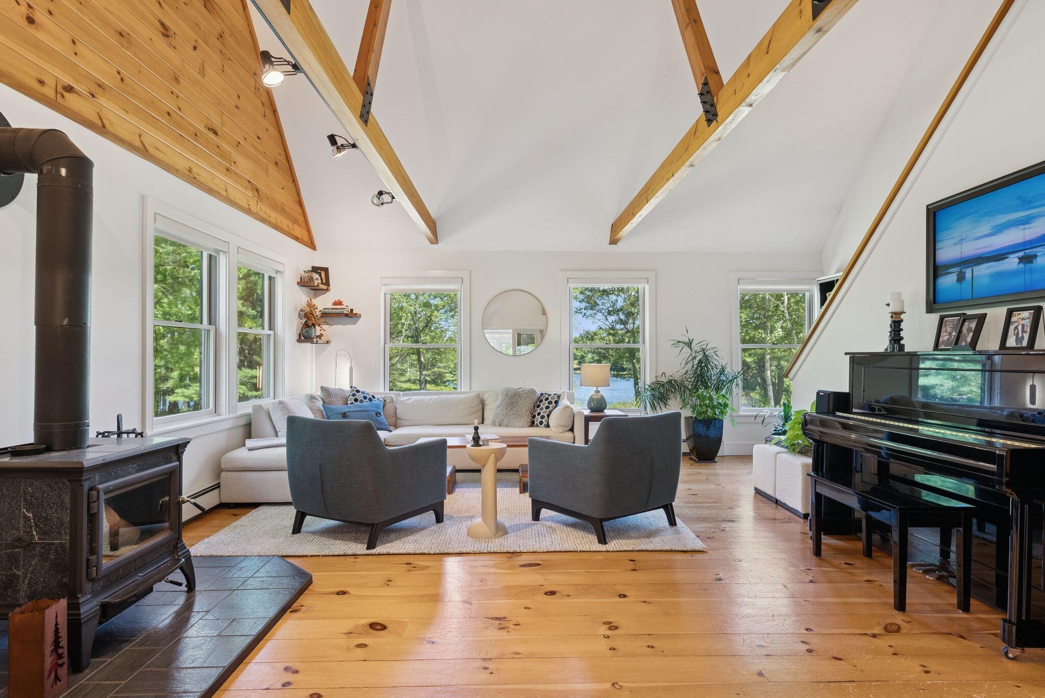41 Beaver Lodge Lane