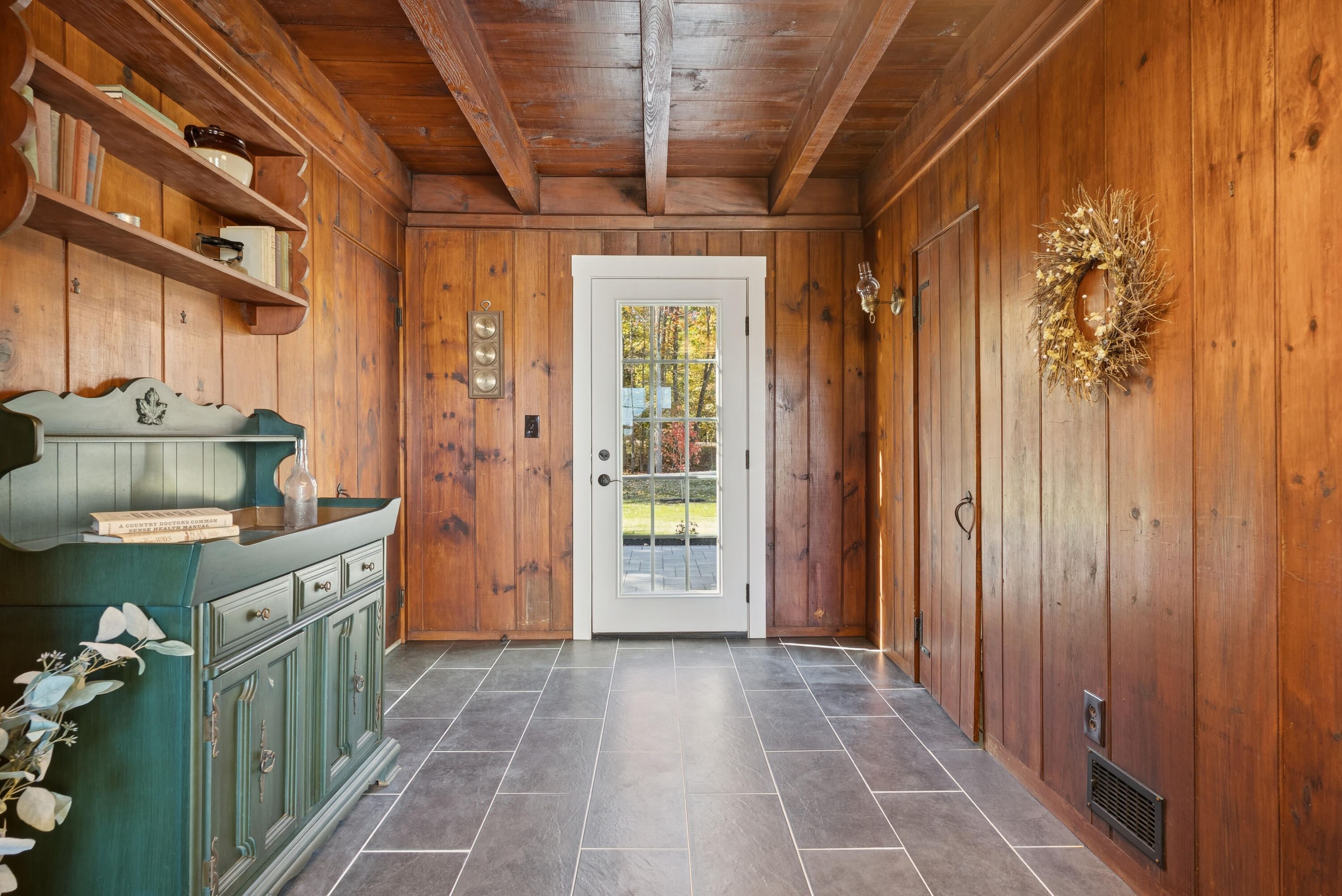 51 Gould Road, Lisbon