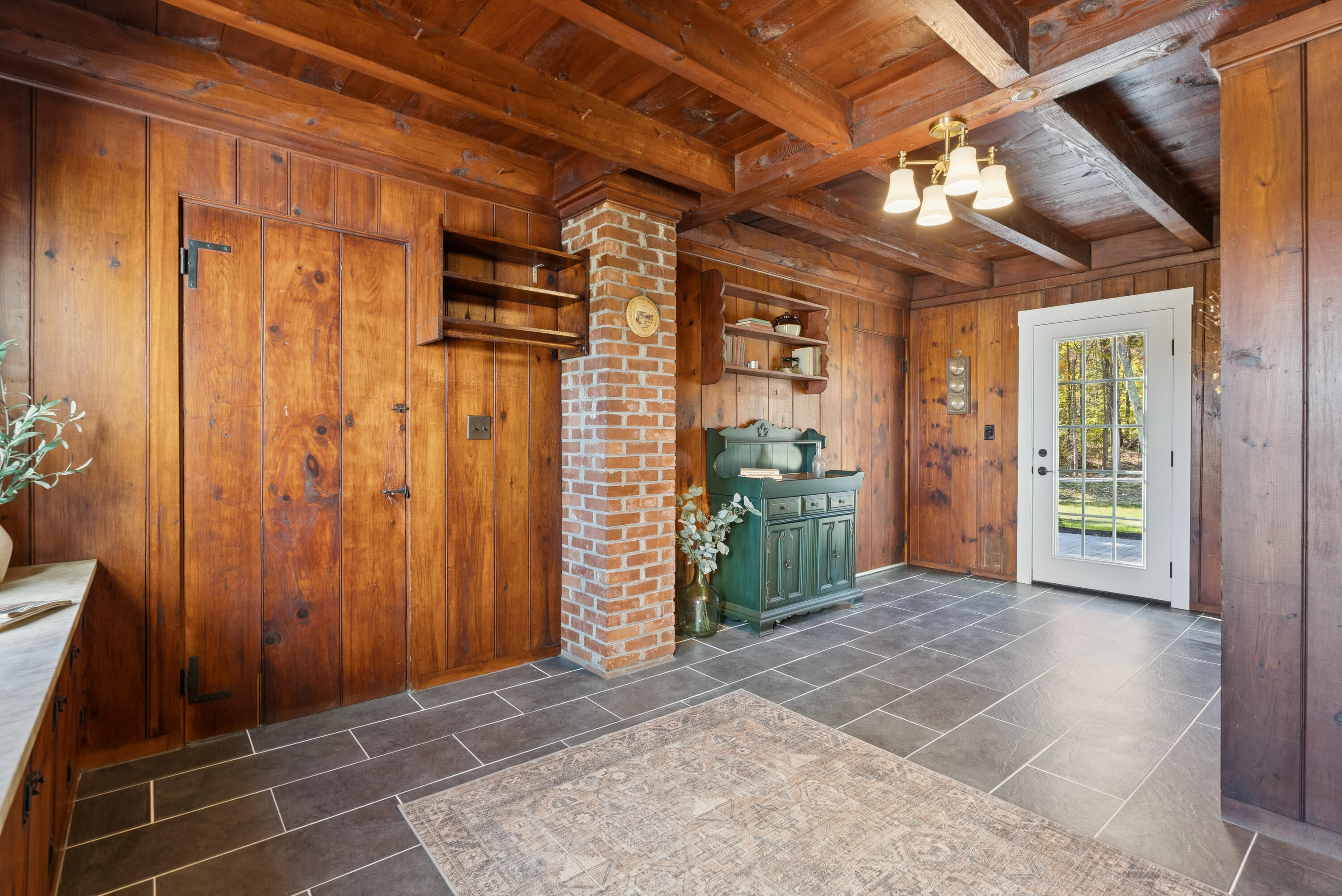 51 Gould Road, Lisbon