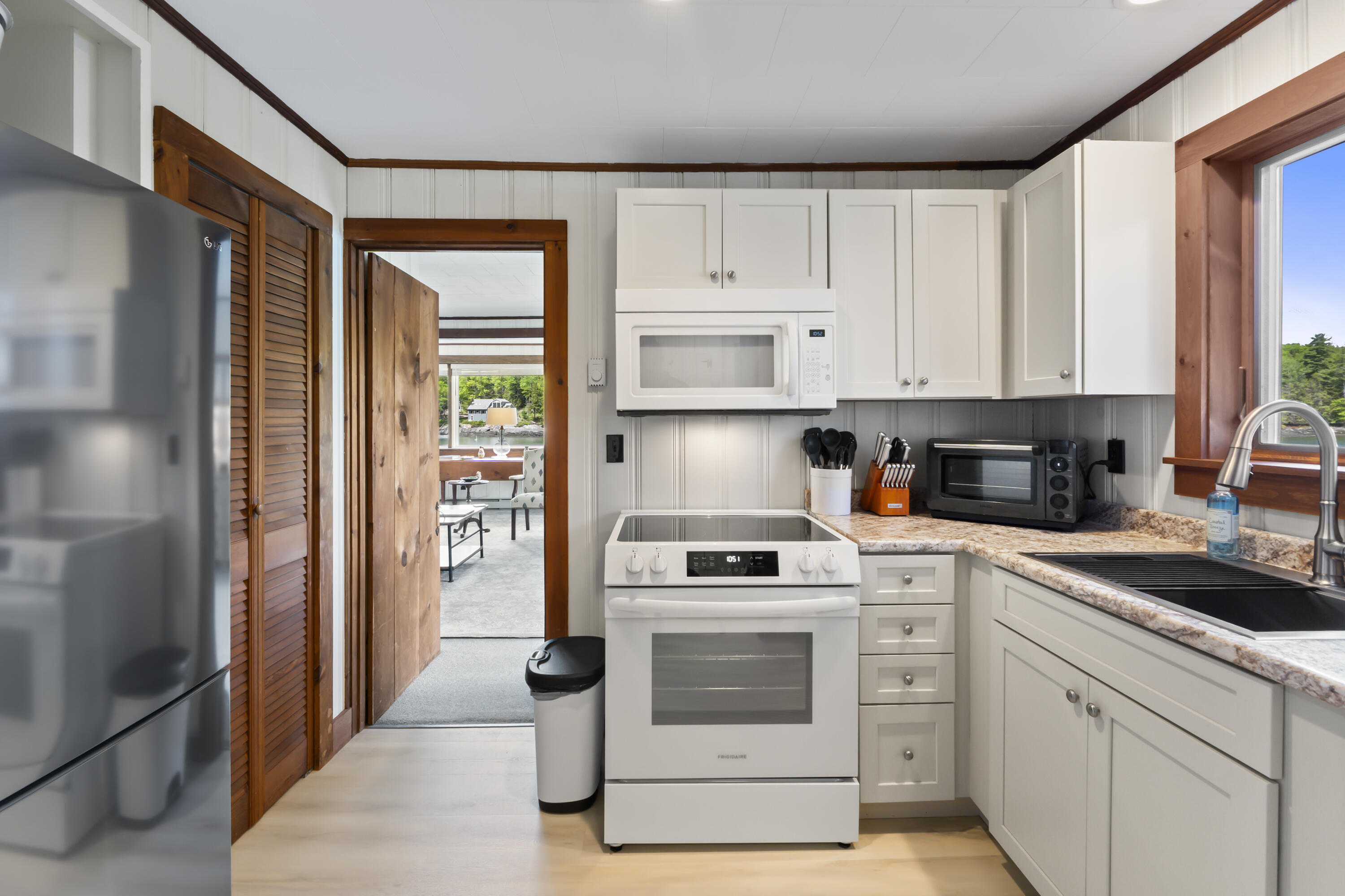 111 Rockweed Road