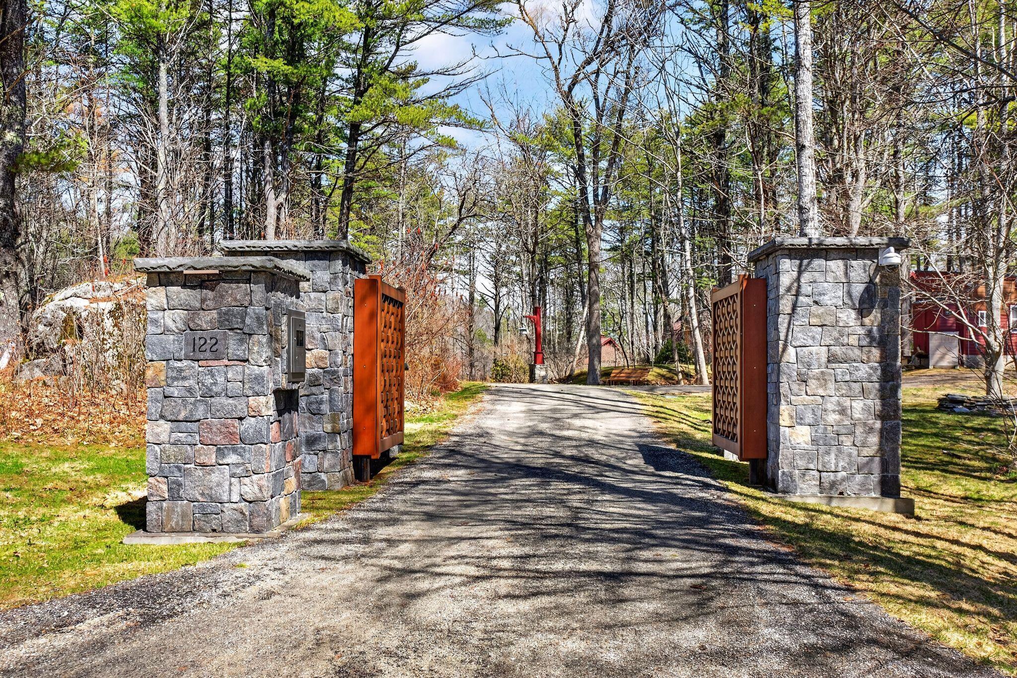 122 Old Ferry Road