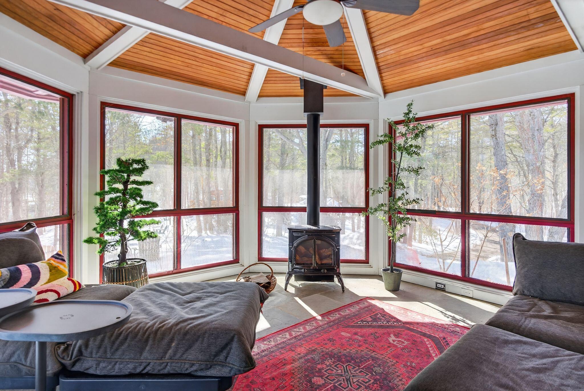 122 Old Ferry Road
