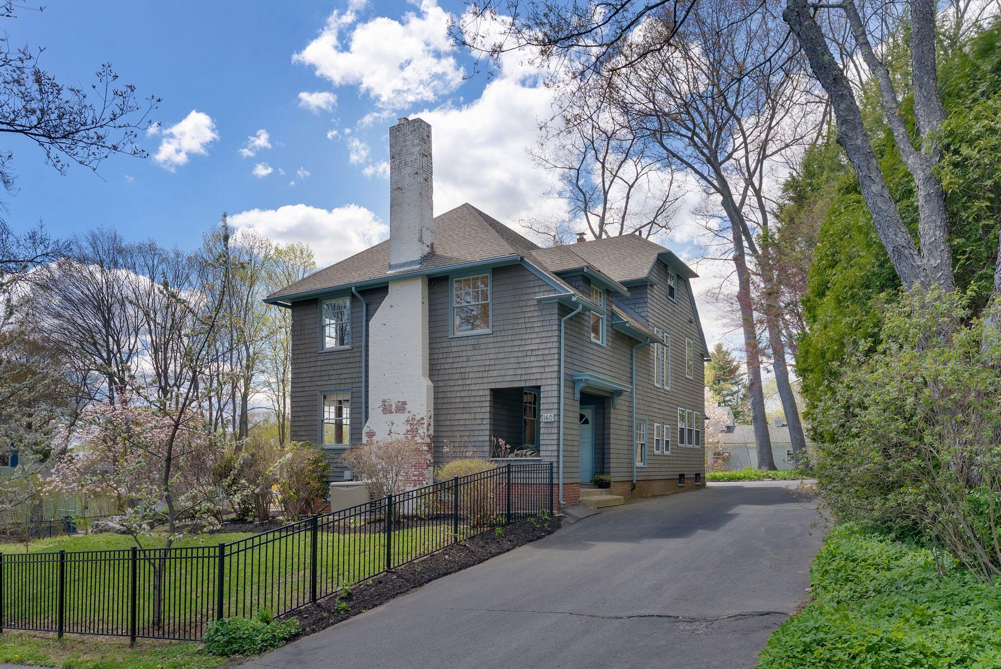 160 Craigie Street