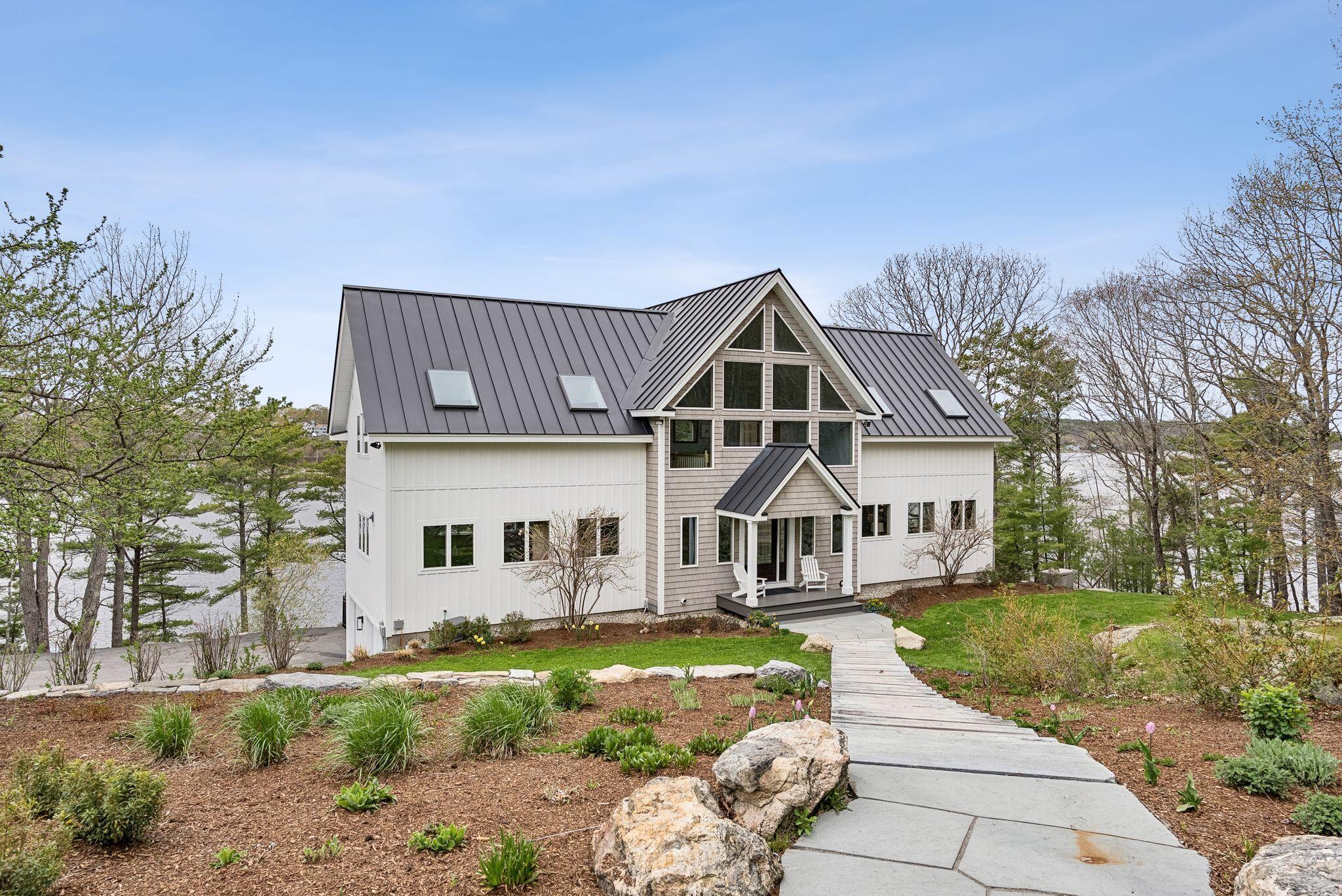 124 Middle Road