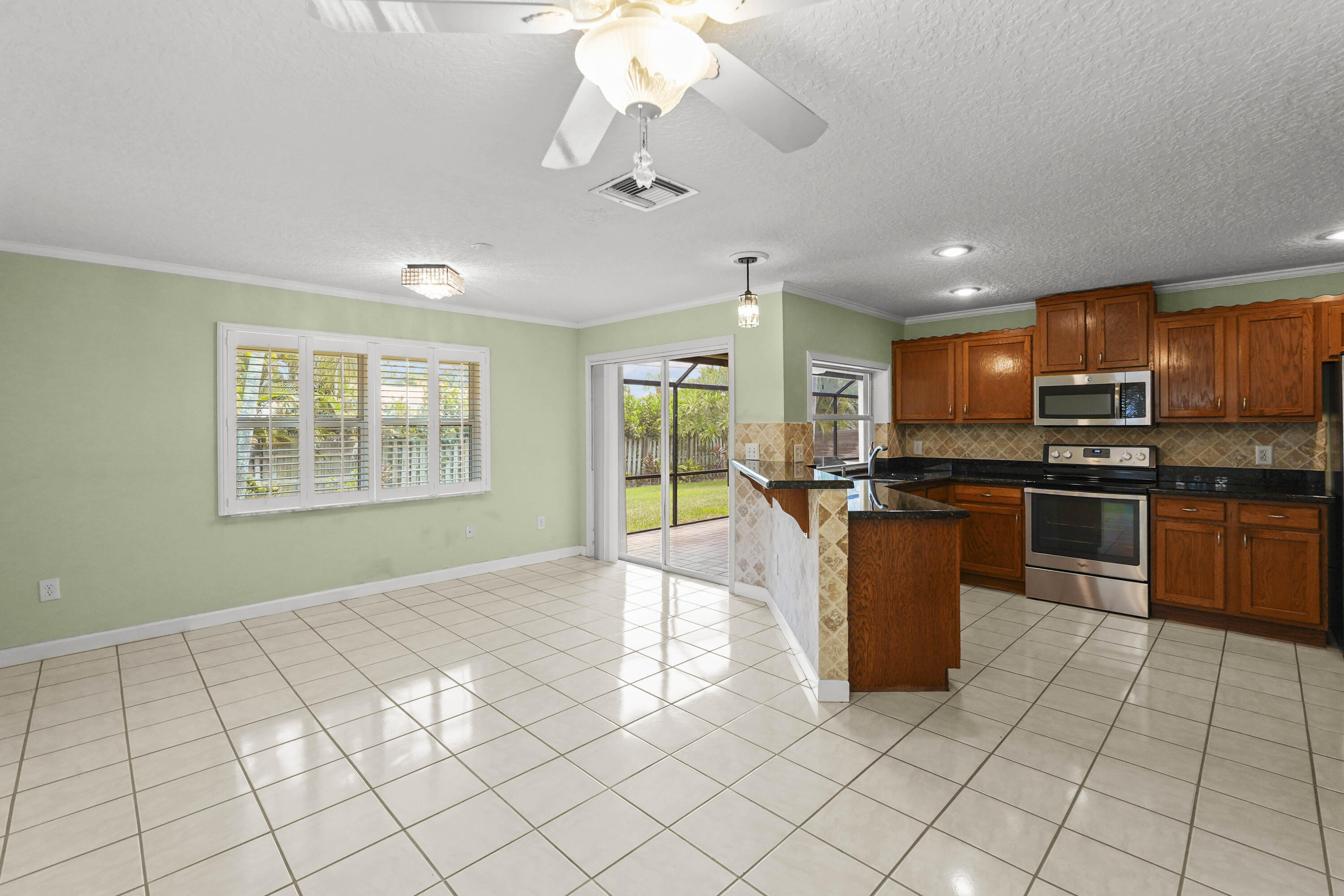 9746 SE Landing Place