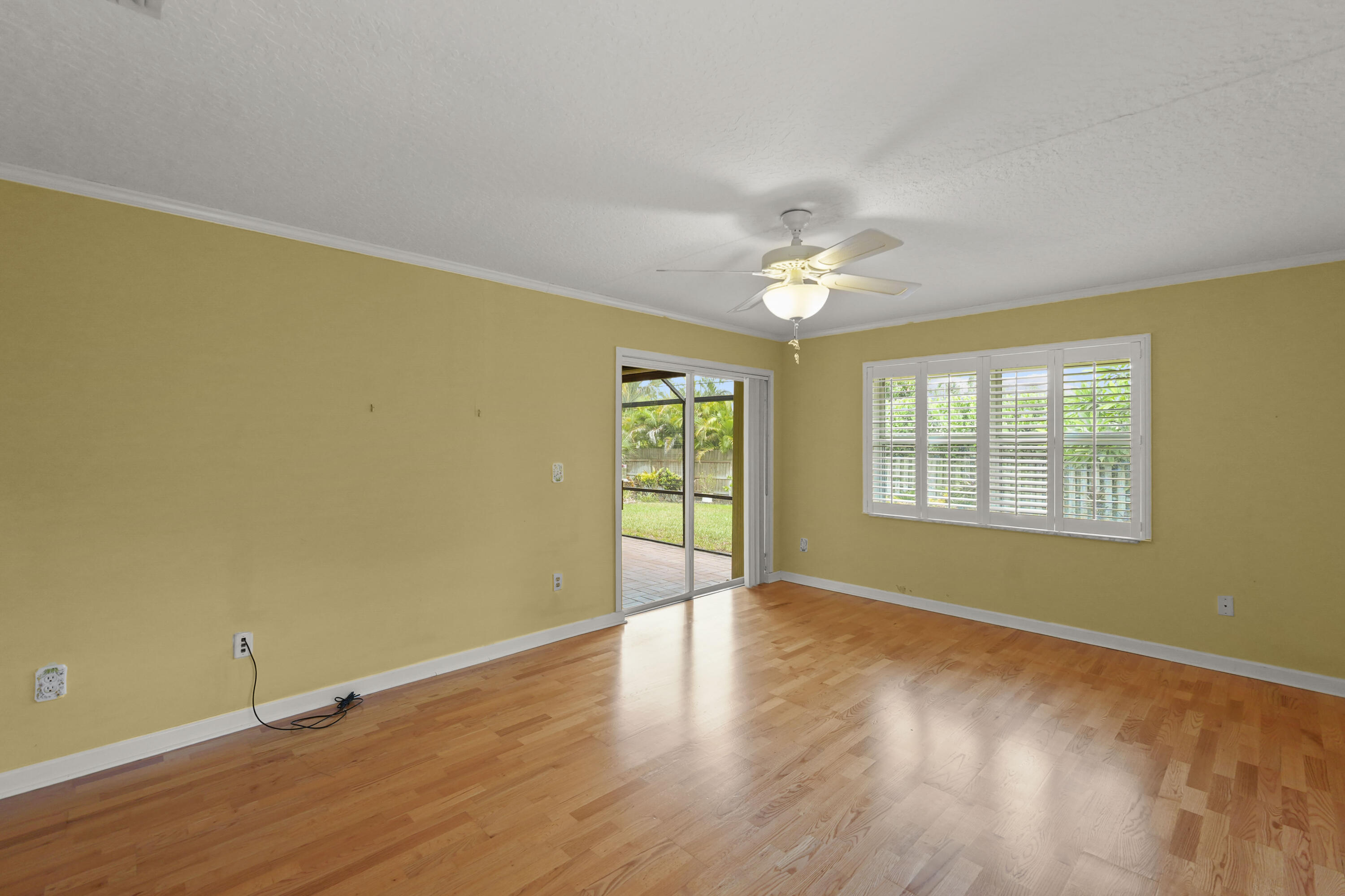 9746 SE Landing Place