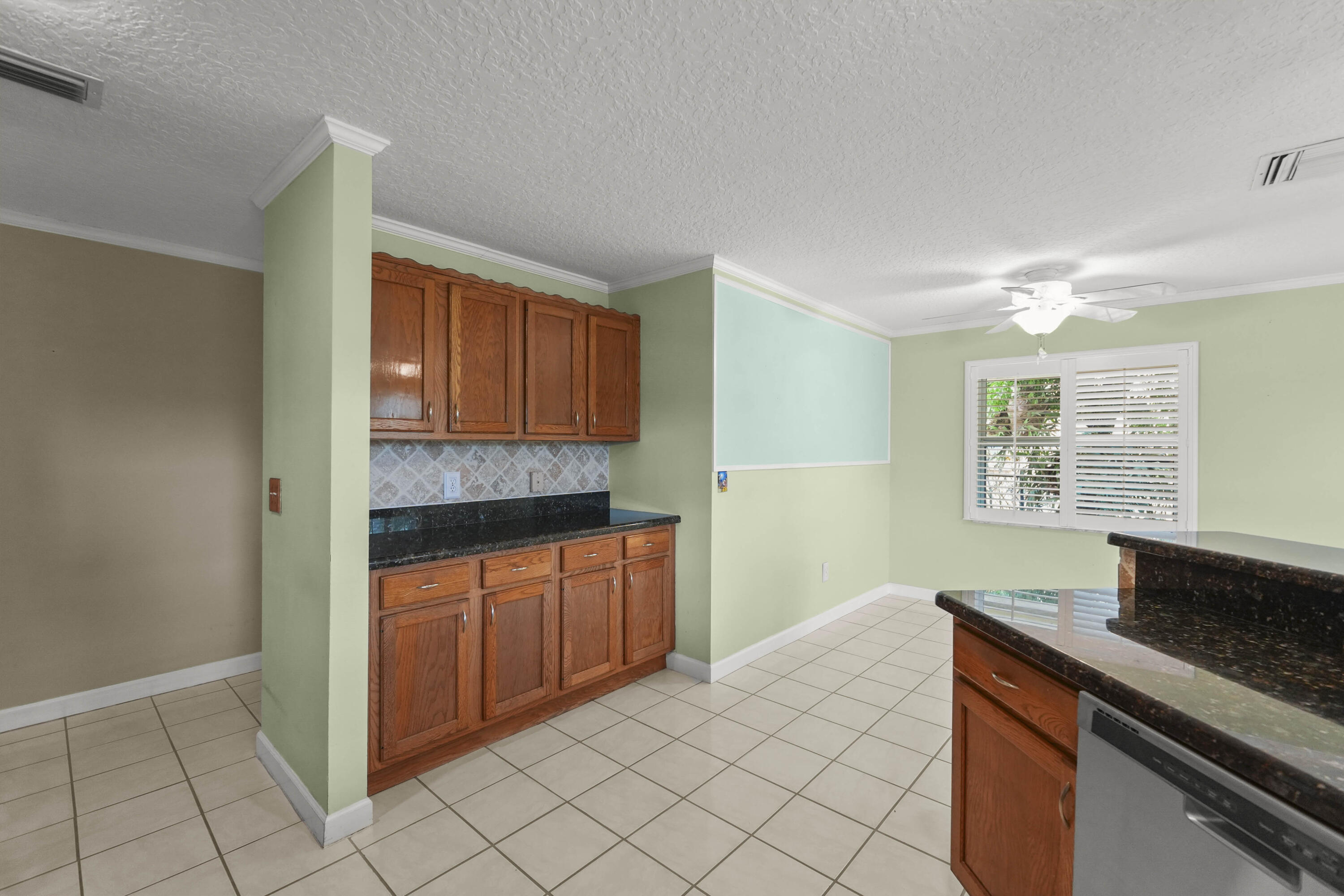 9746 SE Landing Place