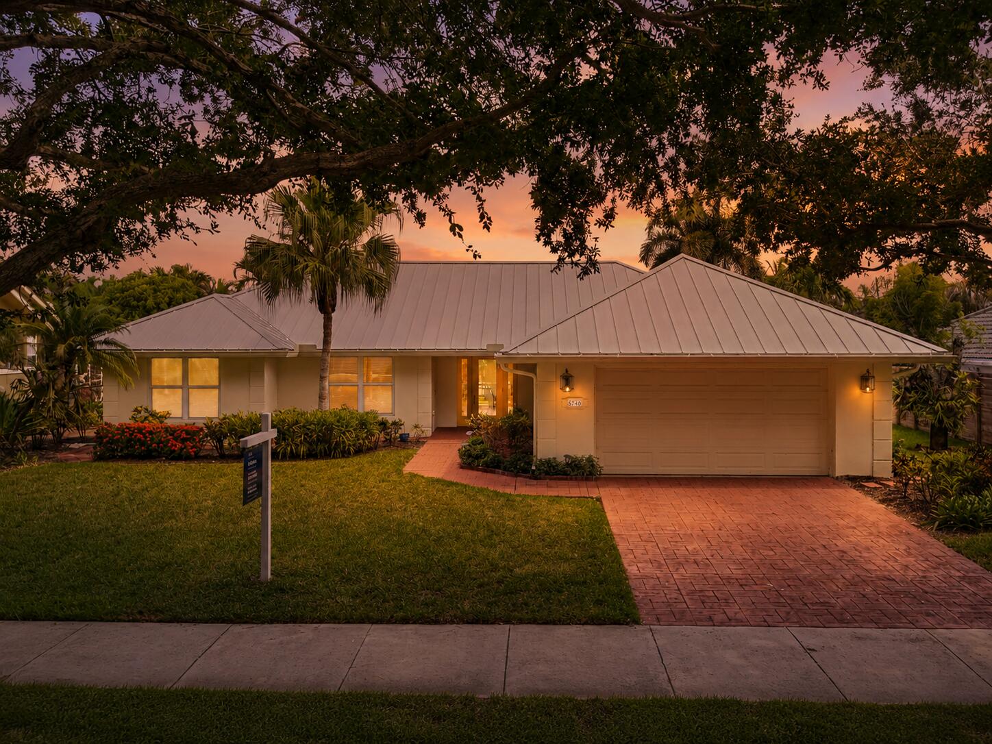 9746 SE Landing Place