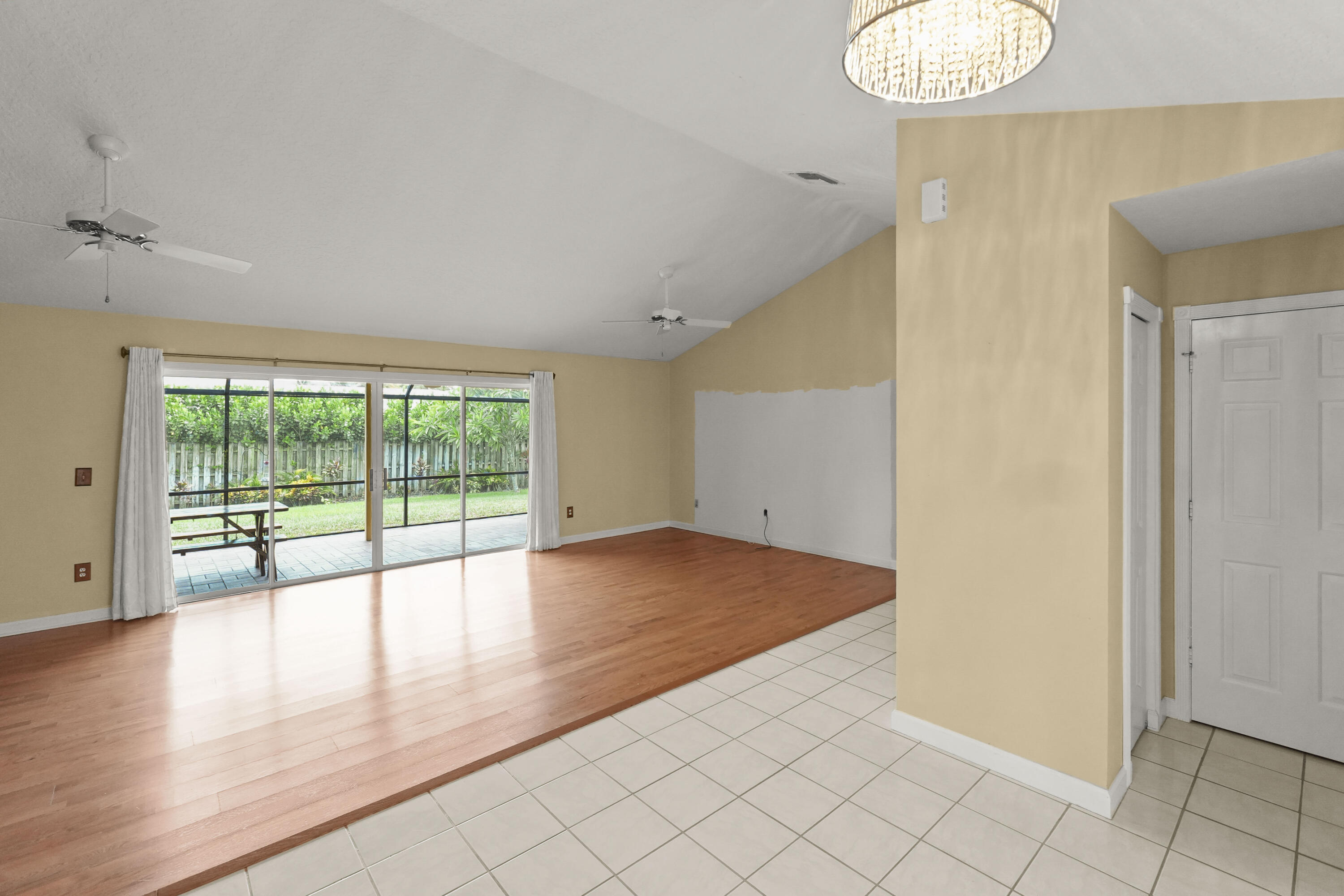 9746 SE Landing Place