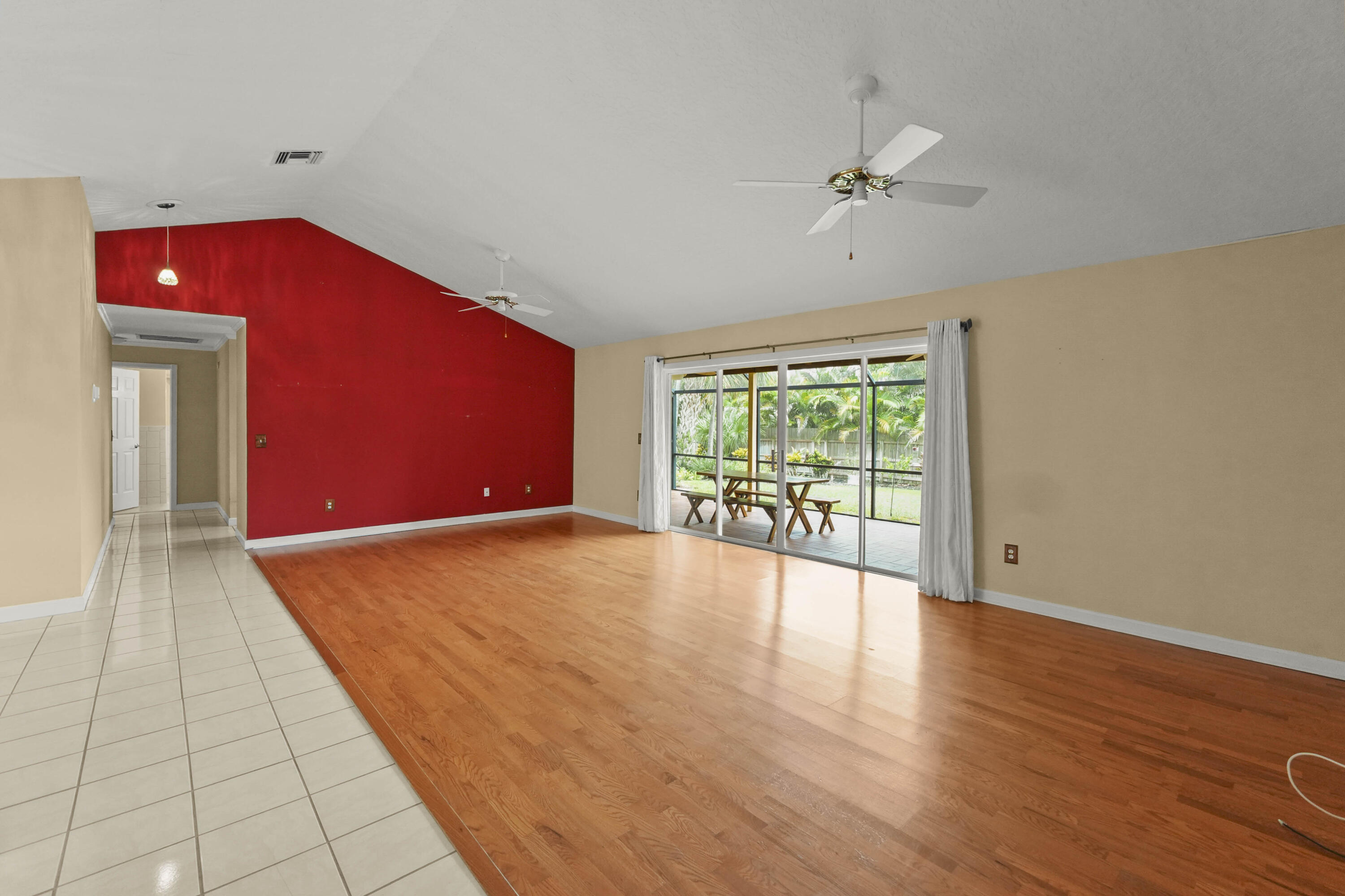 9746 SE Landing Place