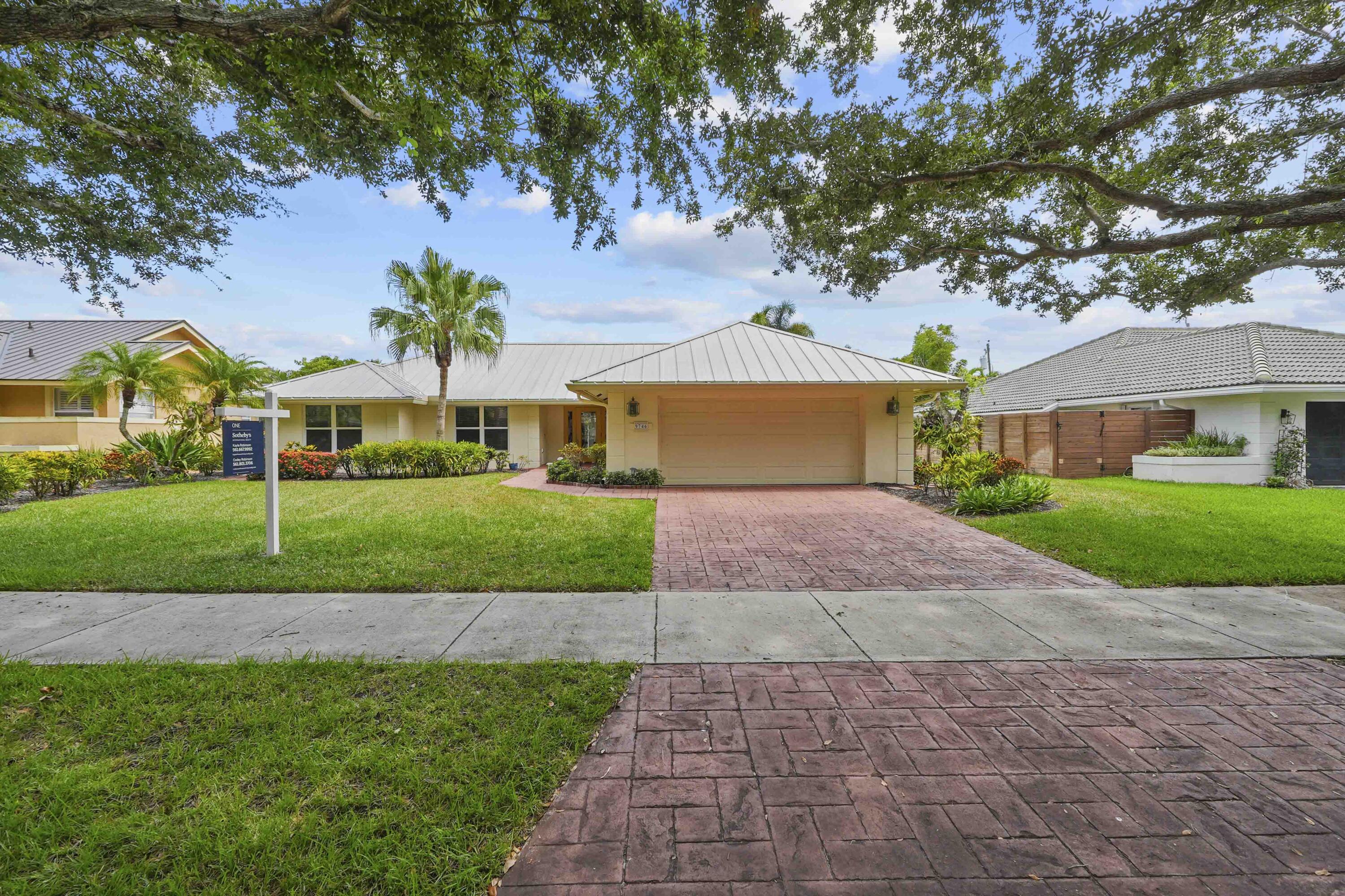 9746 SE Landing Place