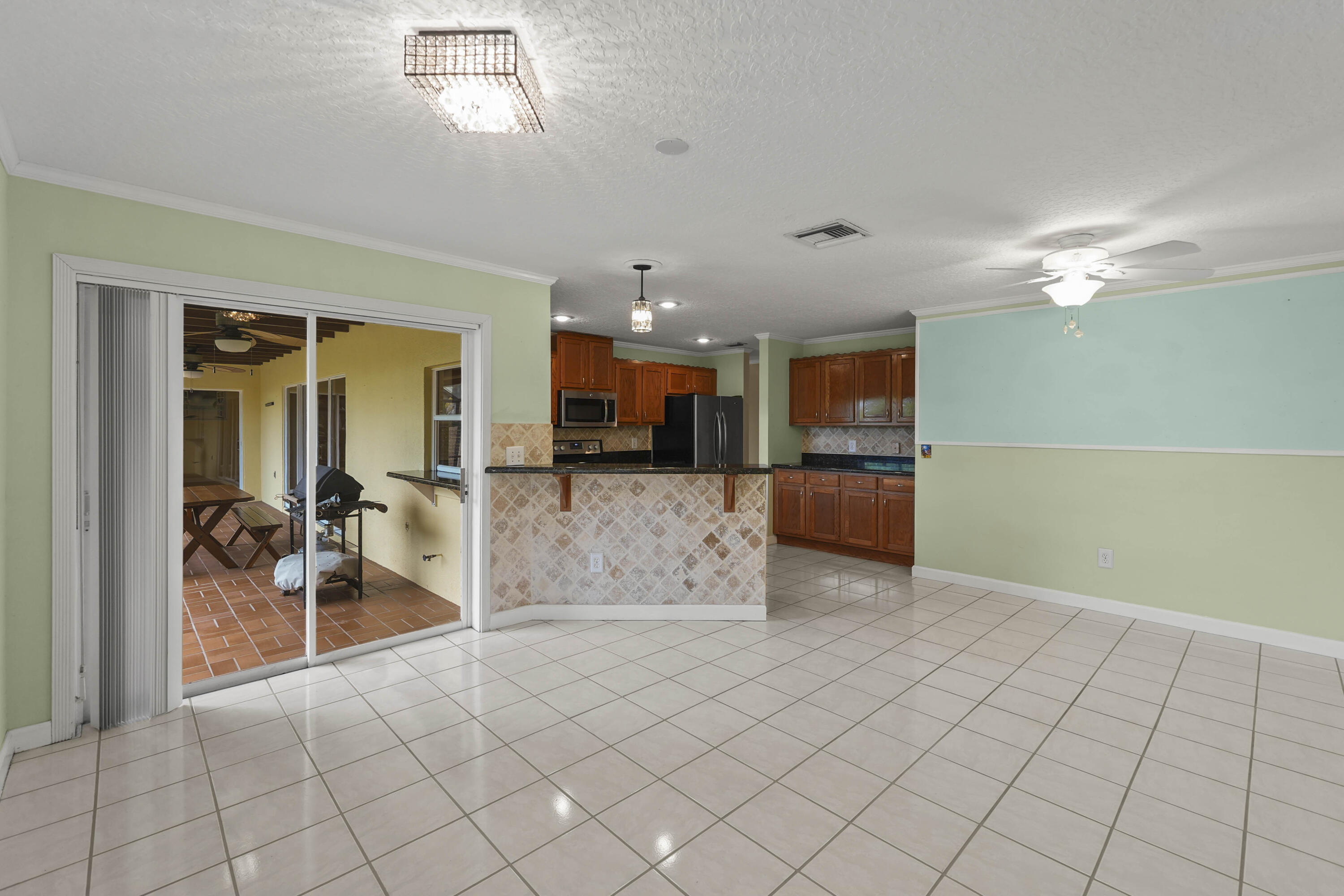 9746 SE Landing Place