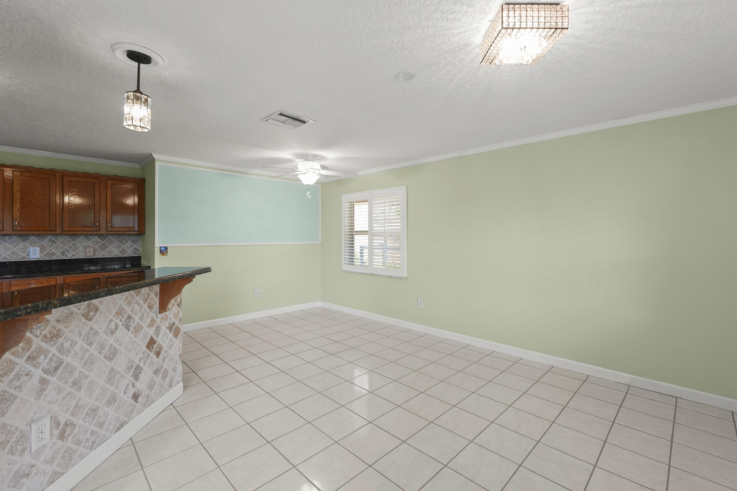 9746 SE Landing Place