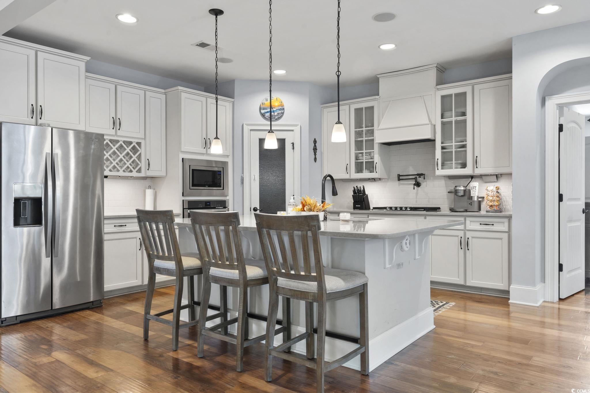 1529 Thornbury Dr.