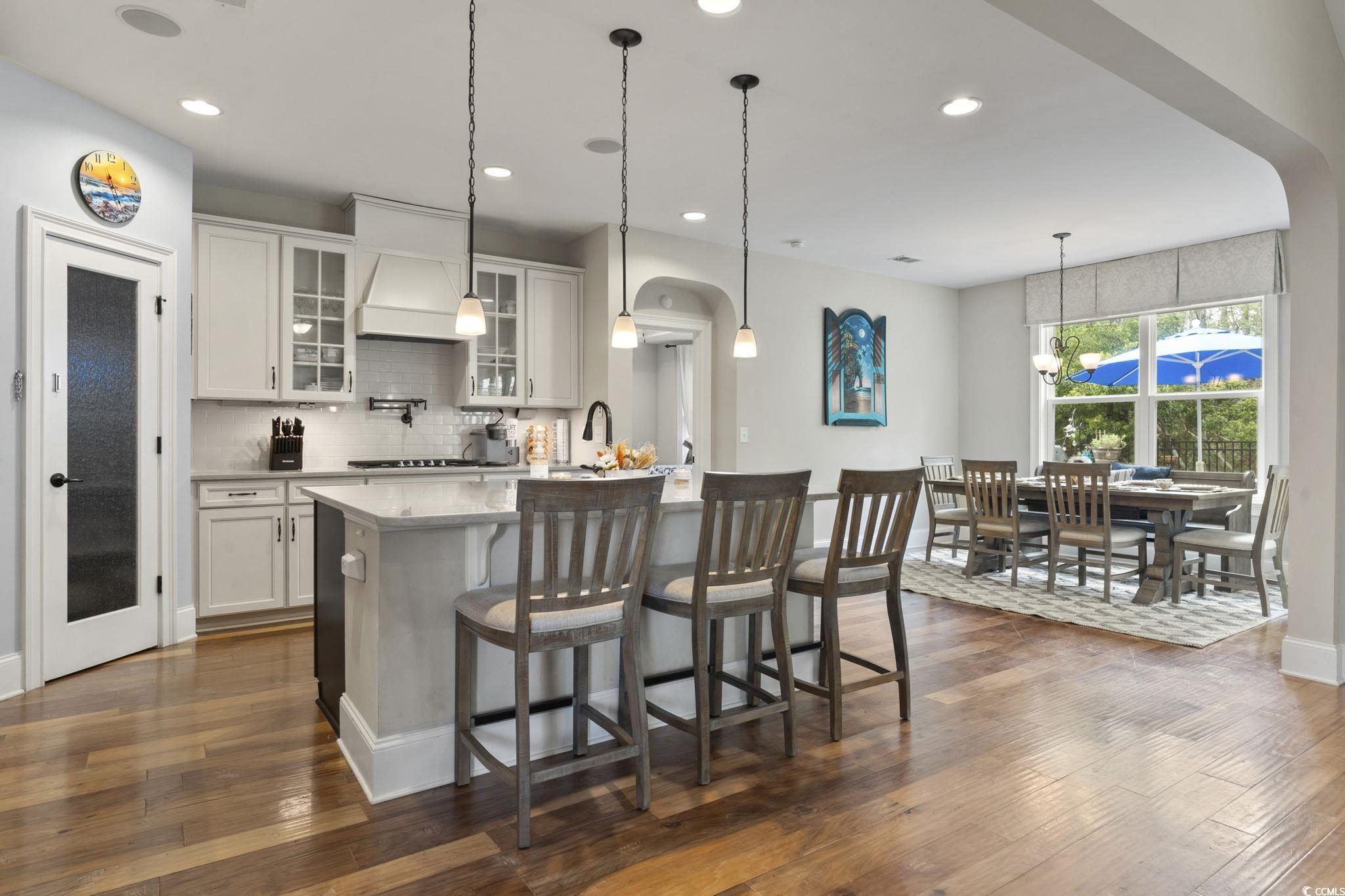 1529 Thornbury Dr.