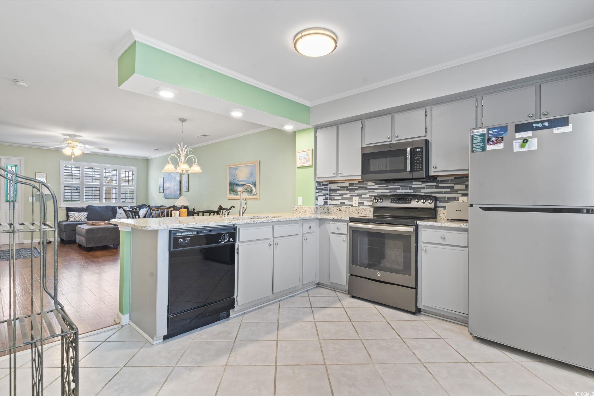 611 2nd Ave. S Unit: 18-C