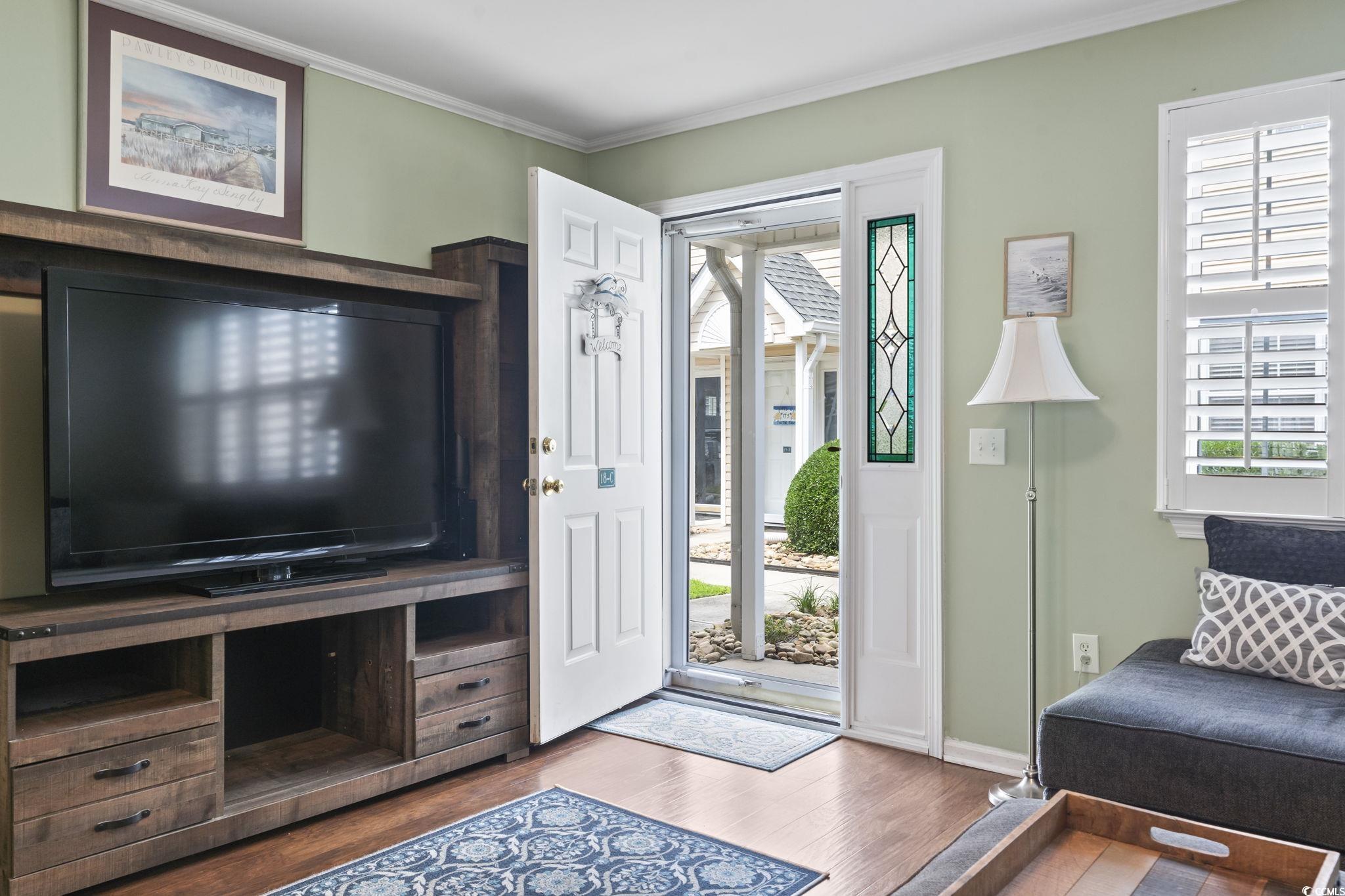 611 2nd Ave. S Unit: 18-C