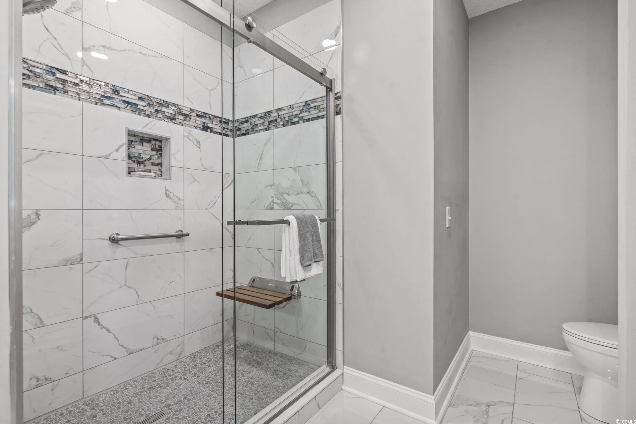 104 High Circle Unit: 8C