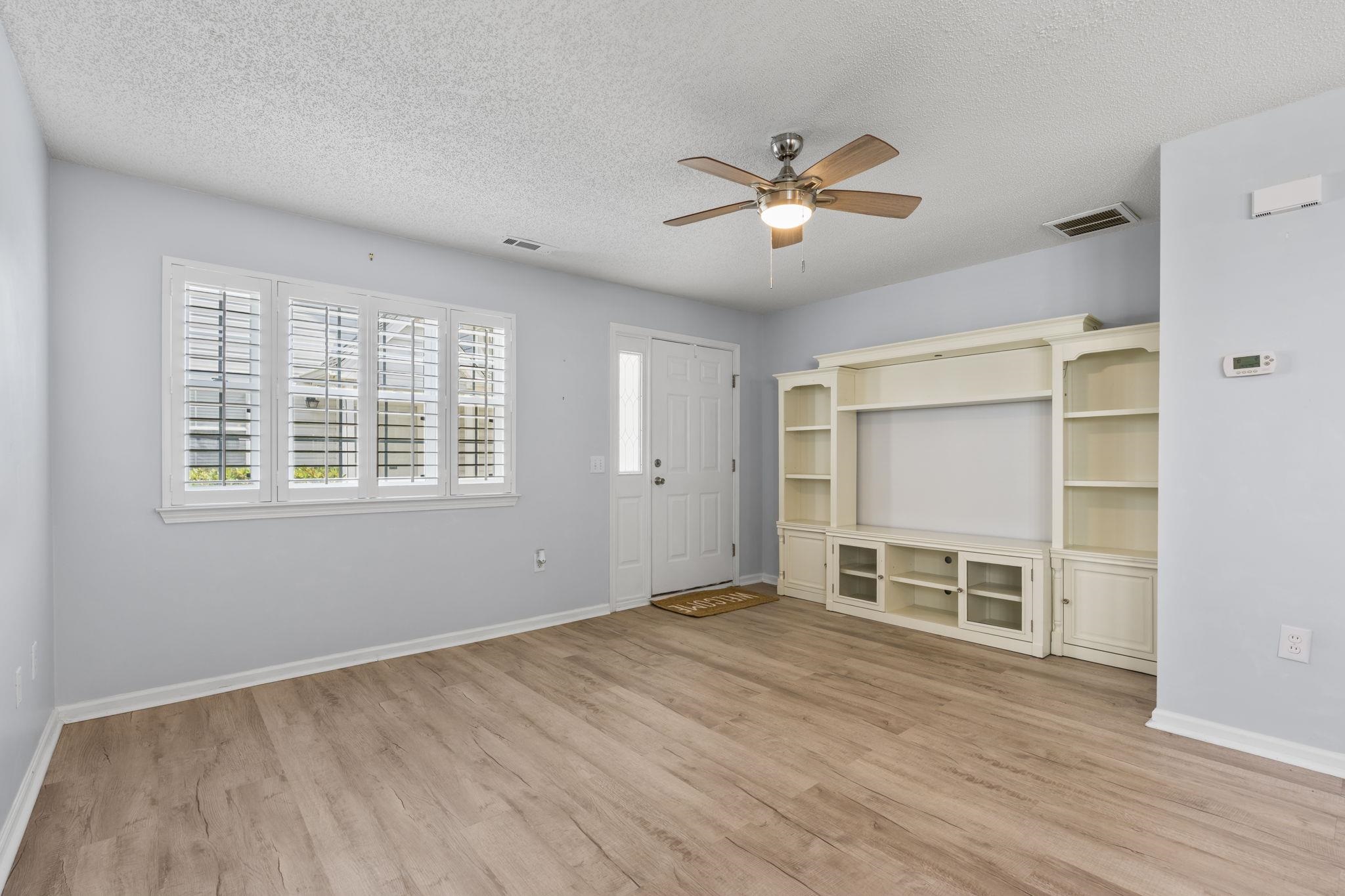 611 2nd Ave. S Unit: 16 E
