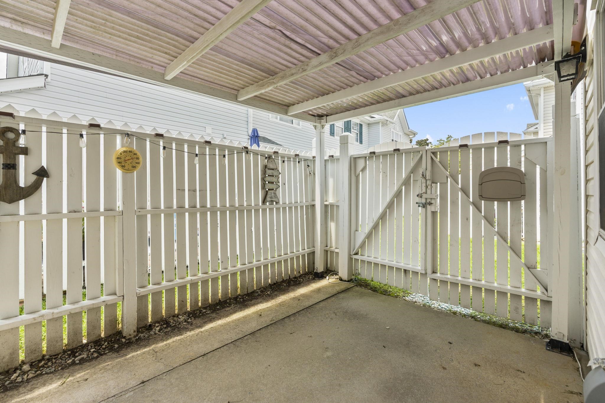 611 2nd Ave. S Unit: 16 E