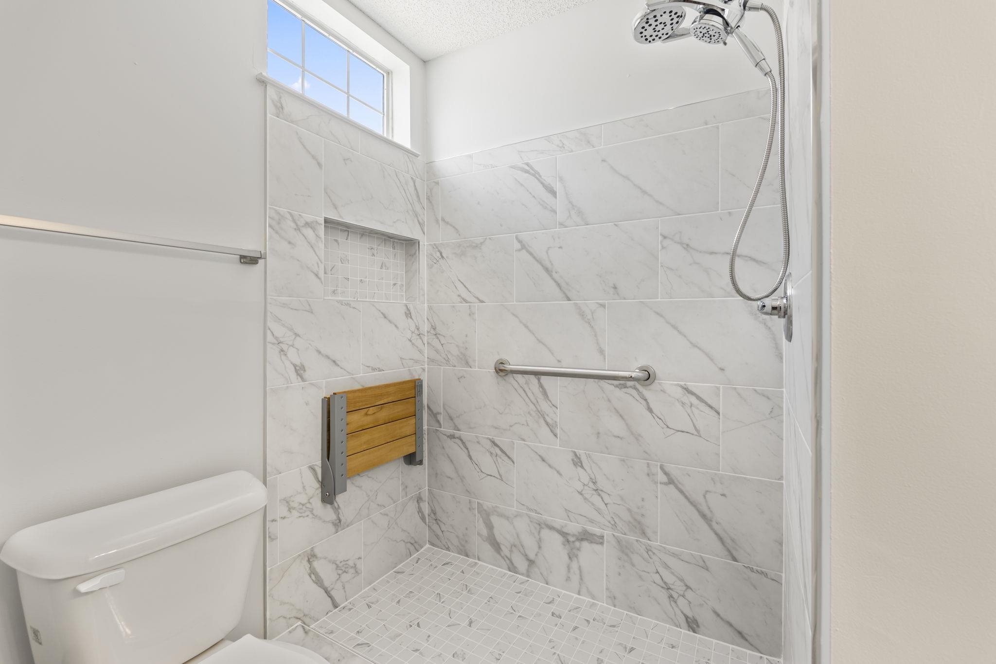 611 2nd Ave. S Unit: 16 E