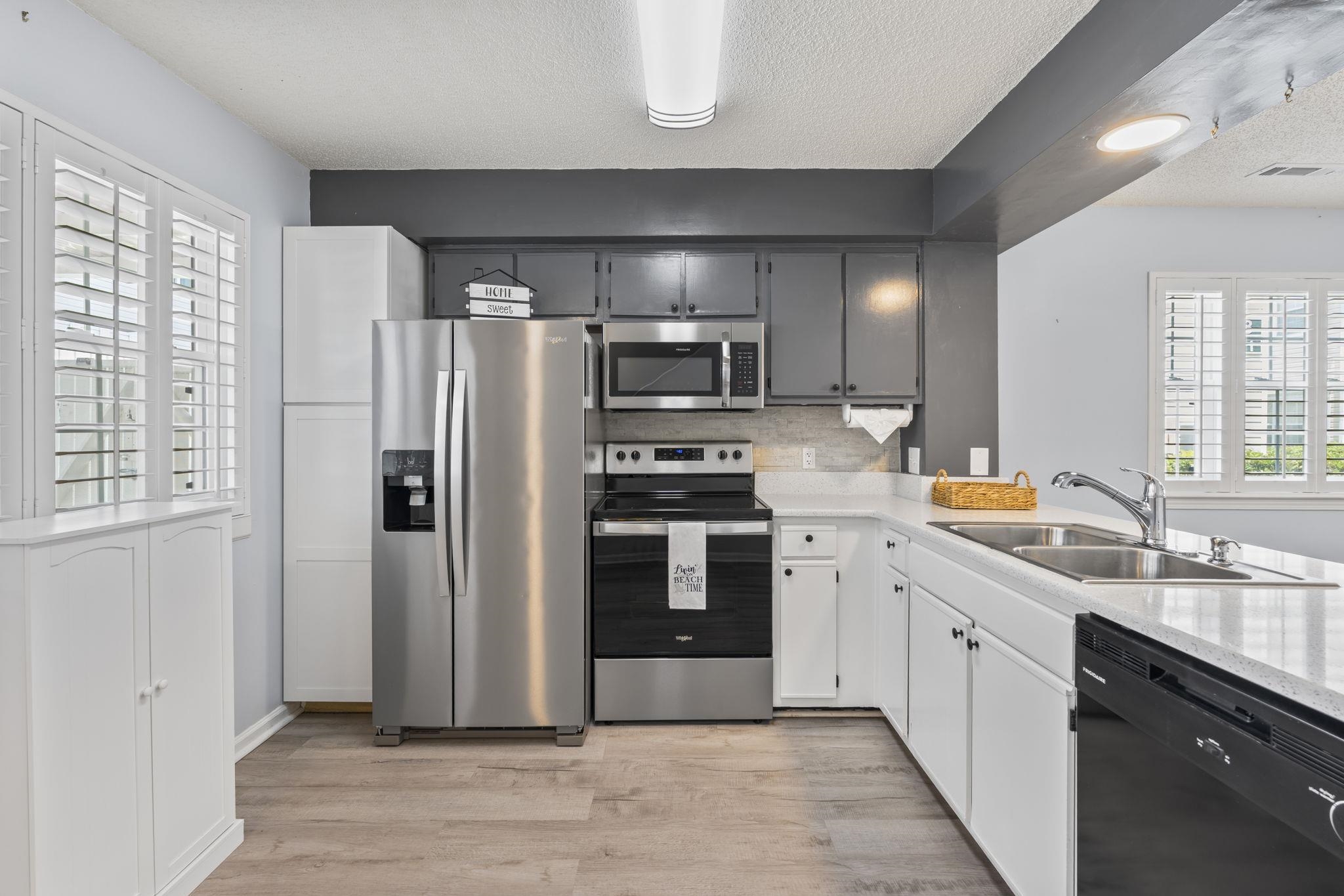 611 2nd Ave. S Unit: 16 E