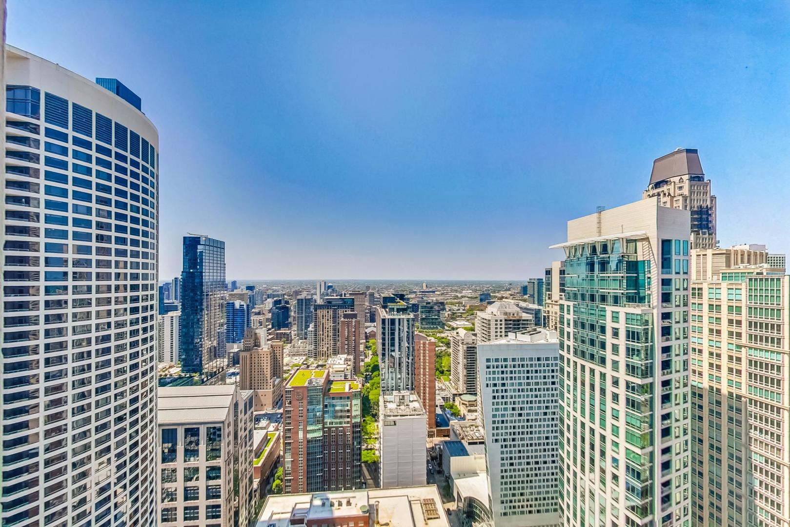 111 E Chestnut Street Unit: 42J