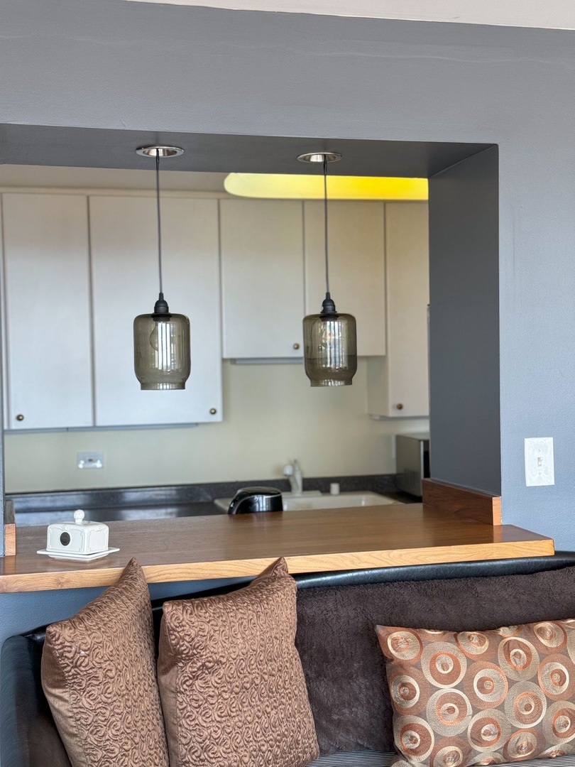 111 E Chestnut Street Unit: 42J