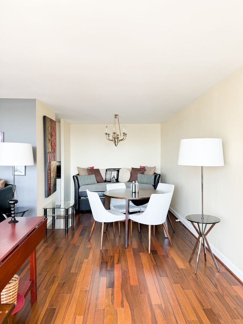 111 E Chestnut Street Unit: 42J