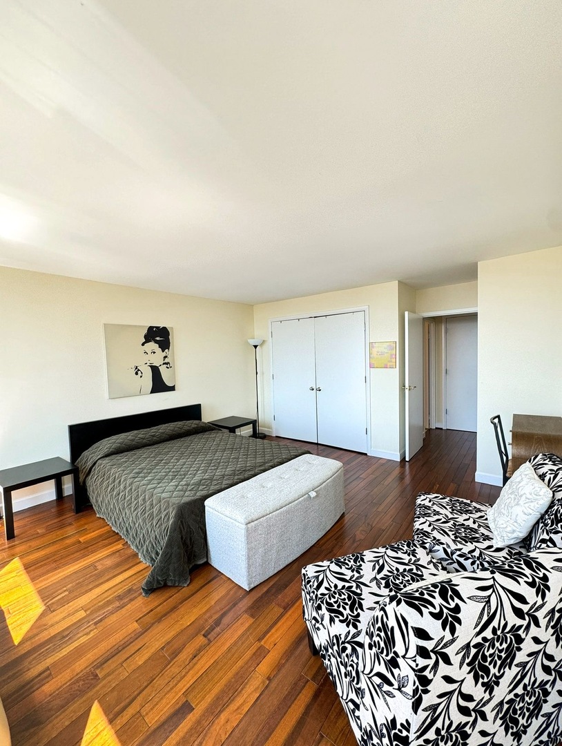 111 E Chestnut Street Unit: 42J