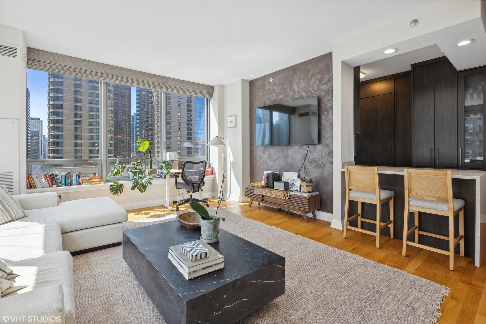 600 N Lake Shore Drive Unit: 1408