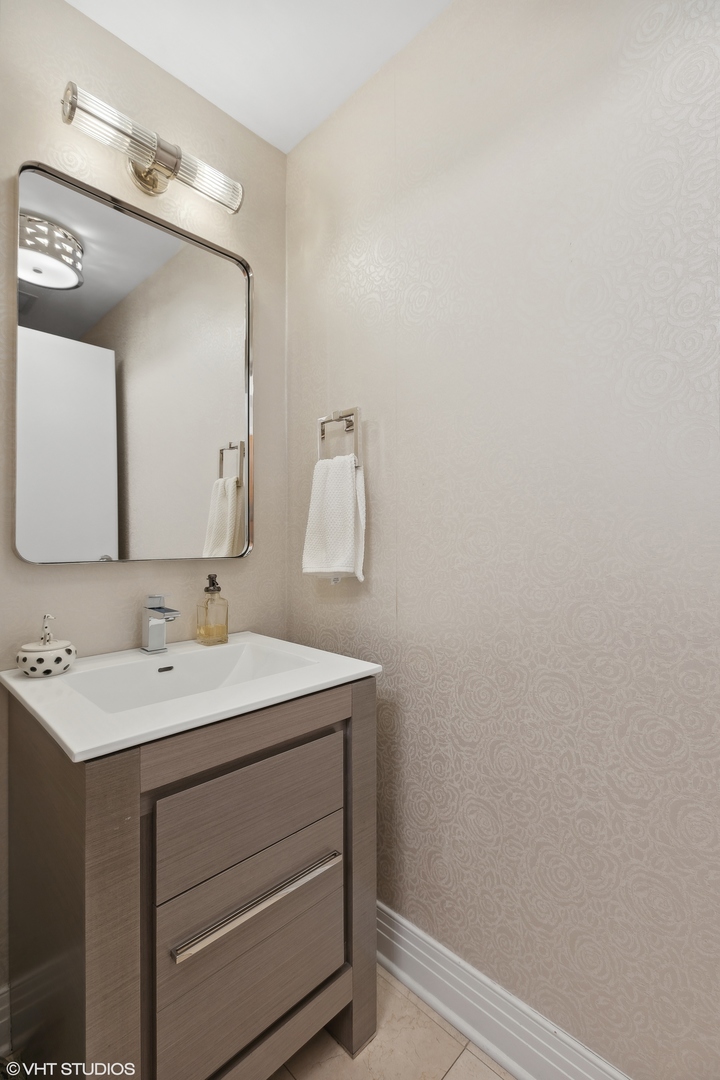600 N Lake Shore Drive Unit: 1408