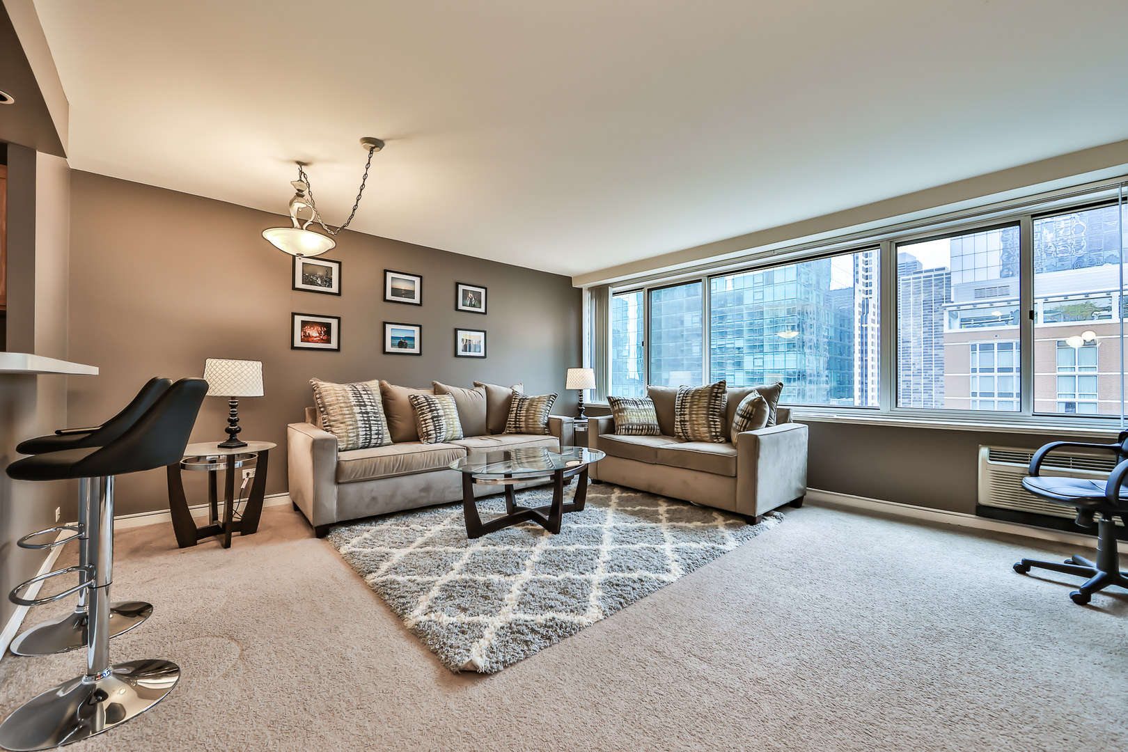 211 E Ohio Street Unit: 1910