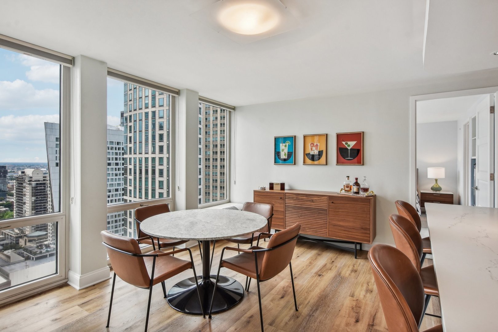 111 E Chestnut Street Unit: 31DE