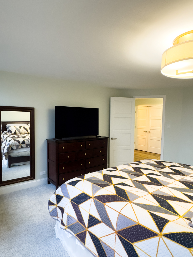 111 E Chestnut Street Unit: 31DE