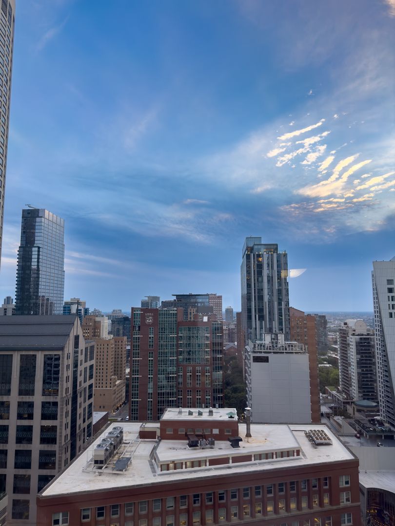 111 E Chestnut Street Unit: 31DE