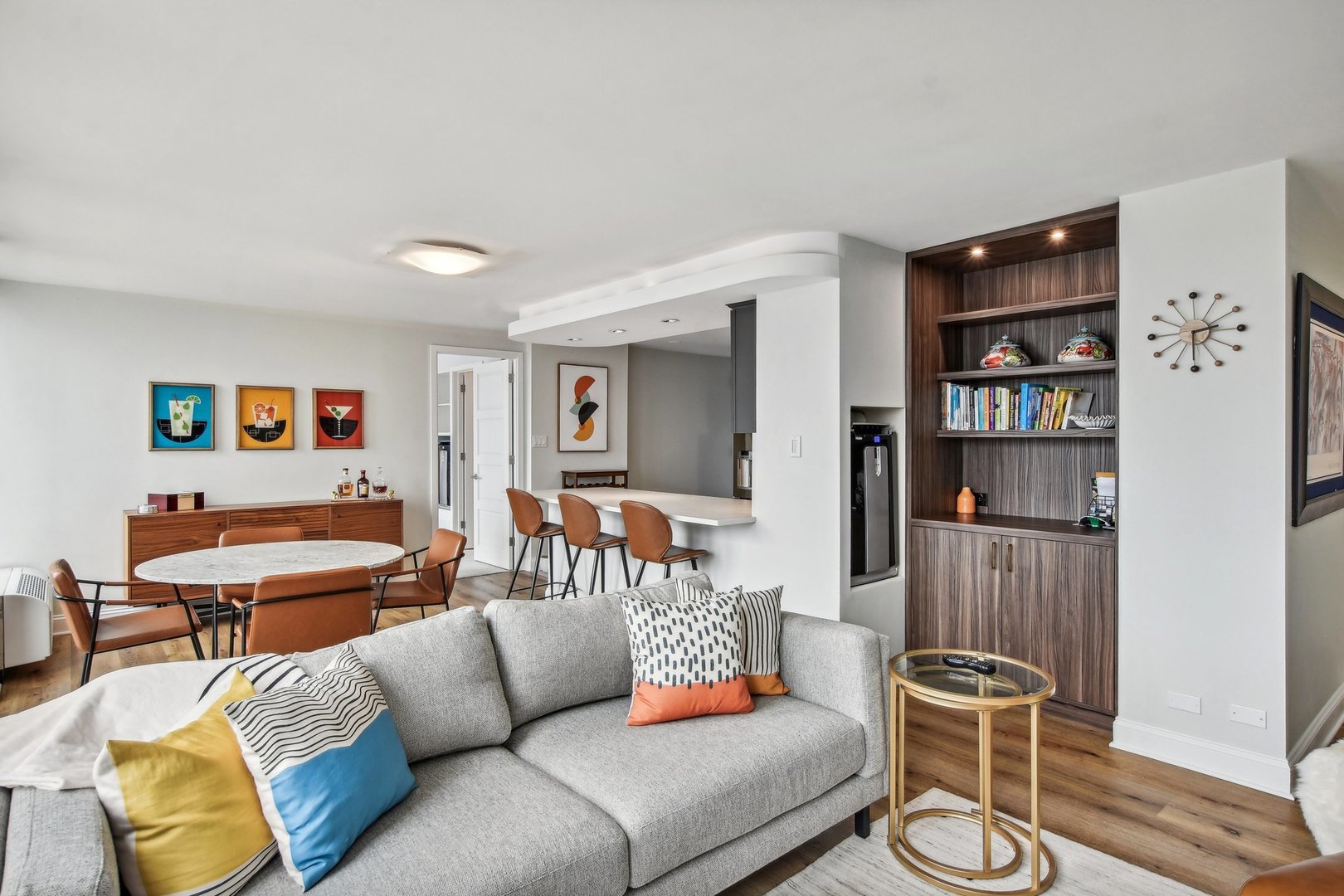 111 E Chestnut Street Unit: 31DE