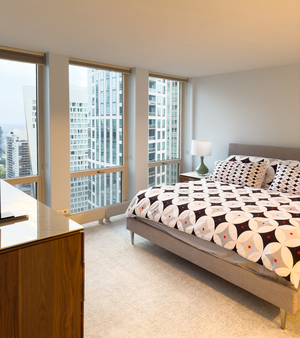 111 E Chestnut Street Unit: 31DE