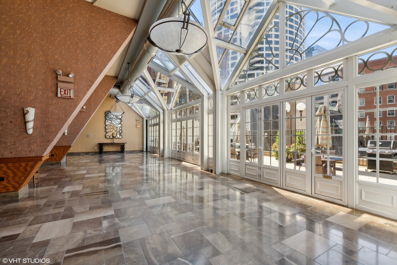 111 E Chestnut Street Unit: 17B