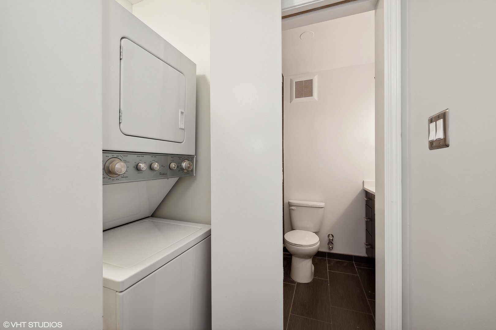 111 E Chestnut Street Unit: 17B