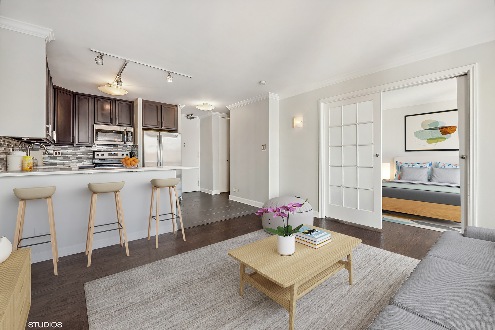 111 E Chestnut Street Unit: 17B